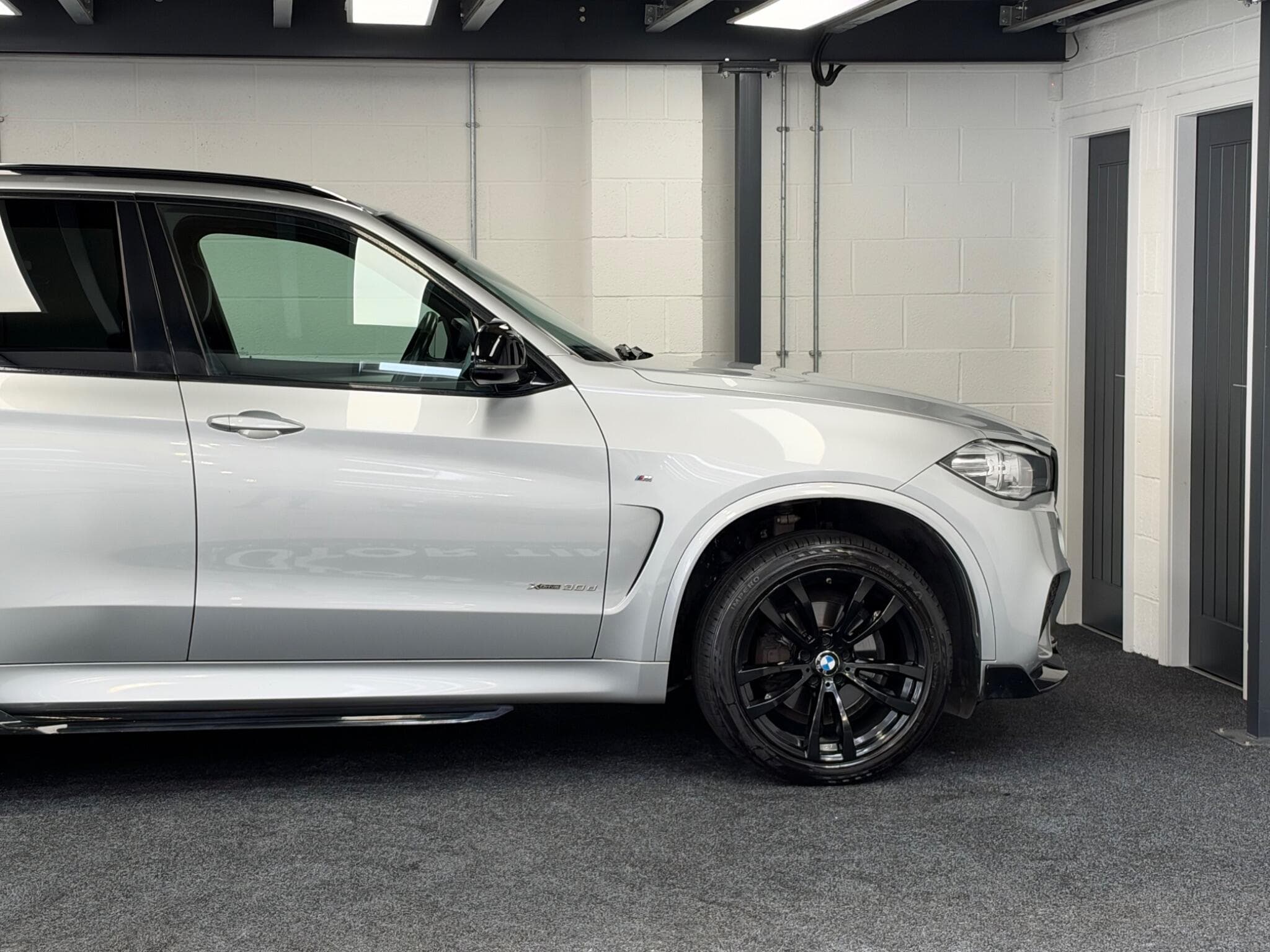 2017 BMW X5 - Thumbnail 8