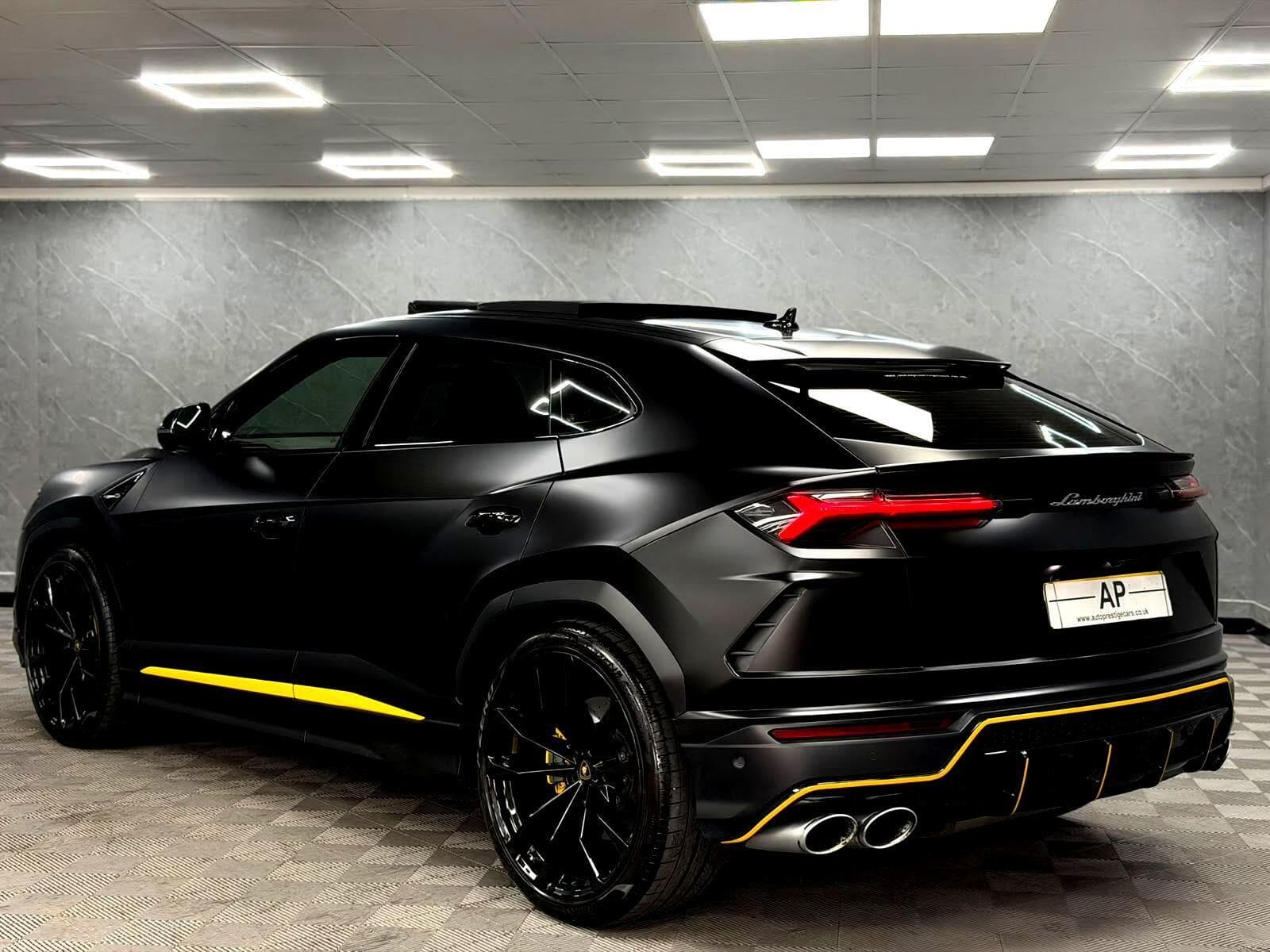 2022 Lamborghini Urus - Thumbnail 21