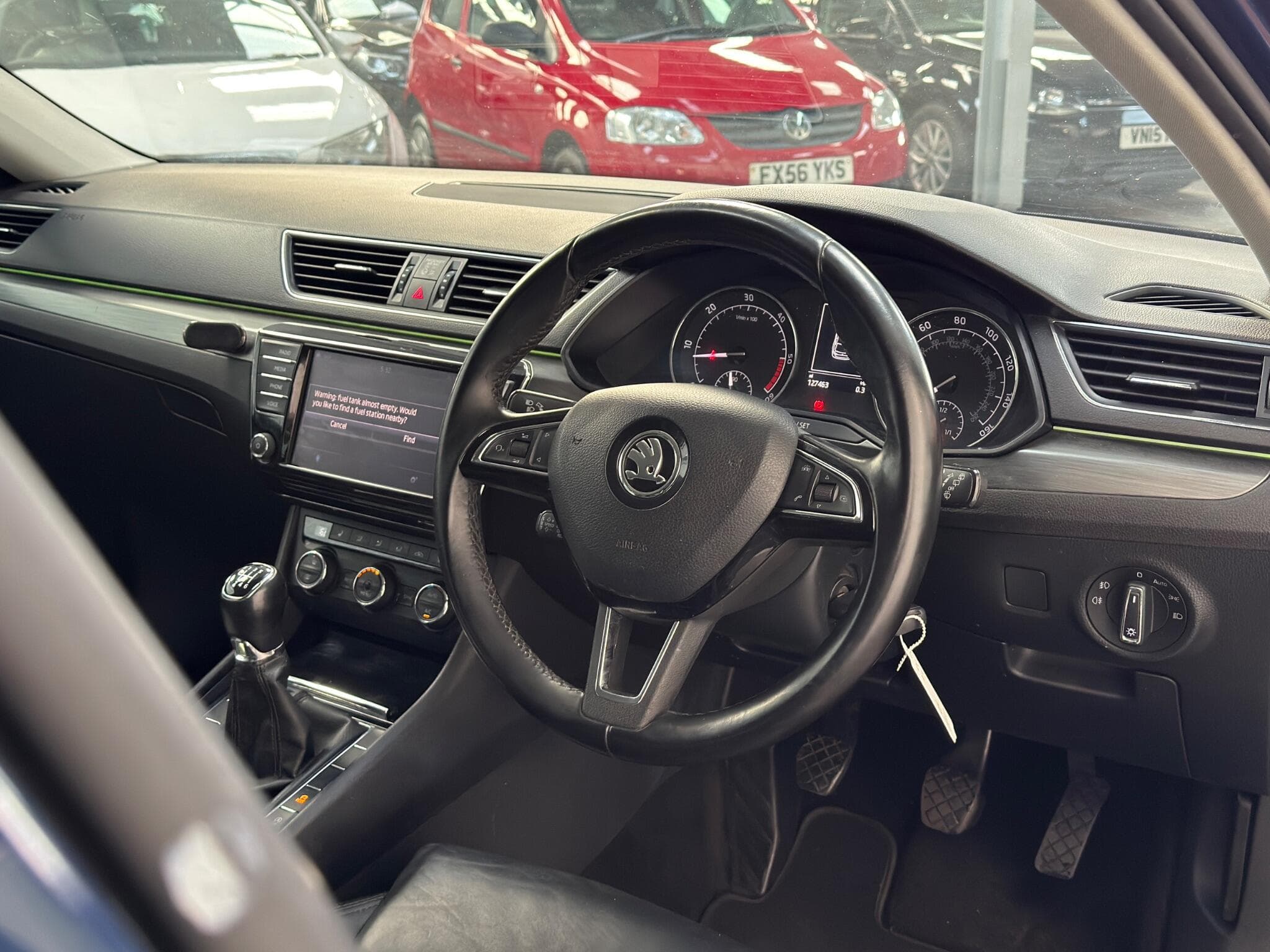2016 Skoda Superb - Thumbnail 11