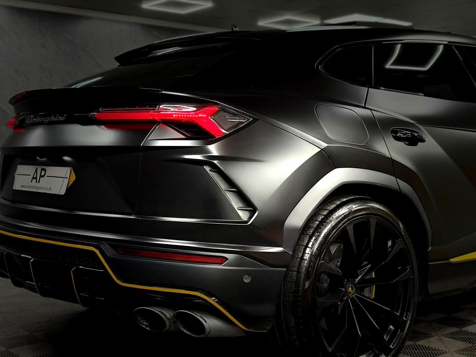 2022 Lamborghini Urus - Thumbnail 48
