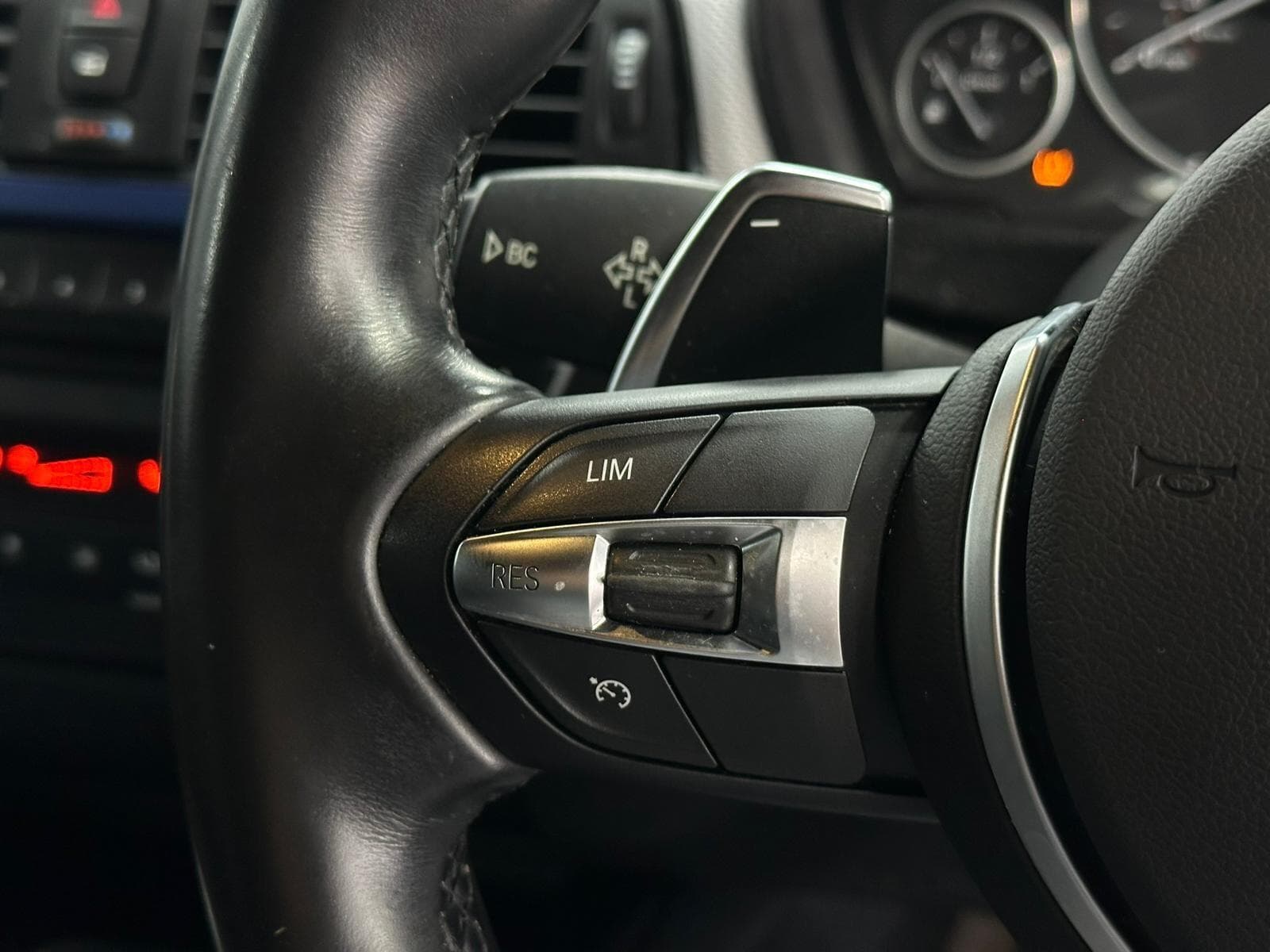 2015 BMW 3 Series - Thumbnail 4