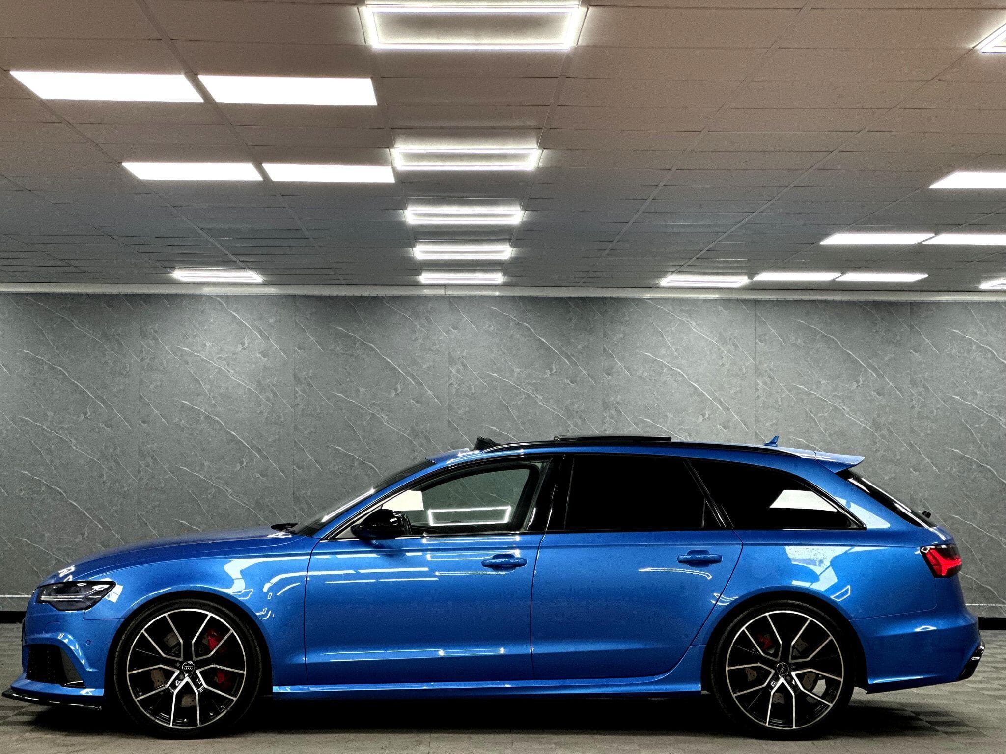 2017 Audi RS6 Avant - Thumbnail 31
