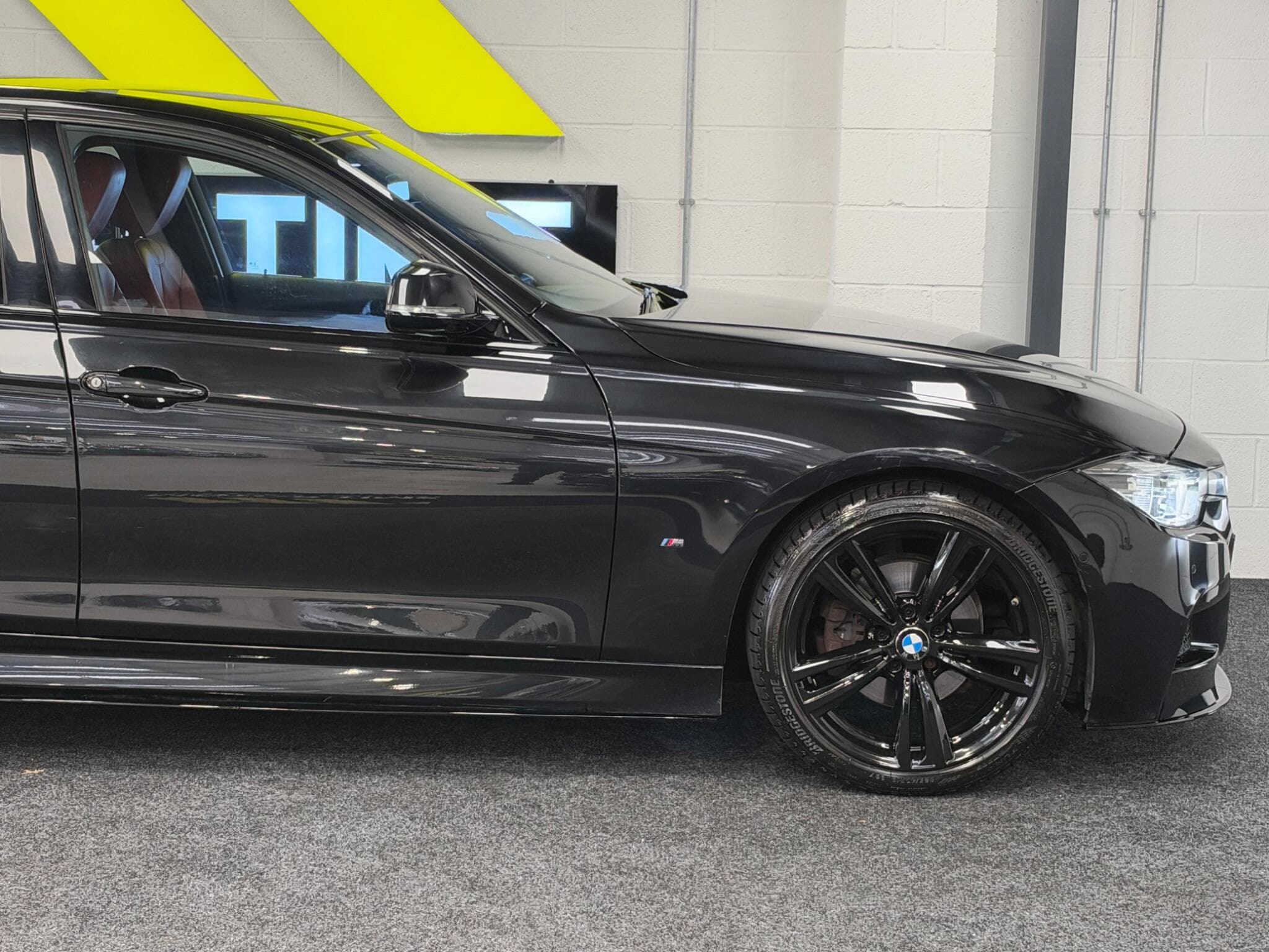 2017 BMW 3 Series - Thumbnail 47