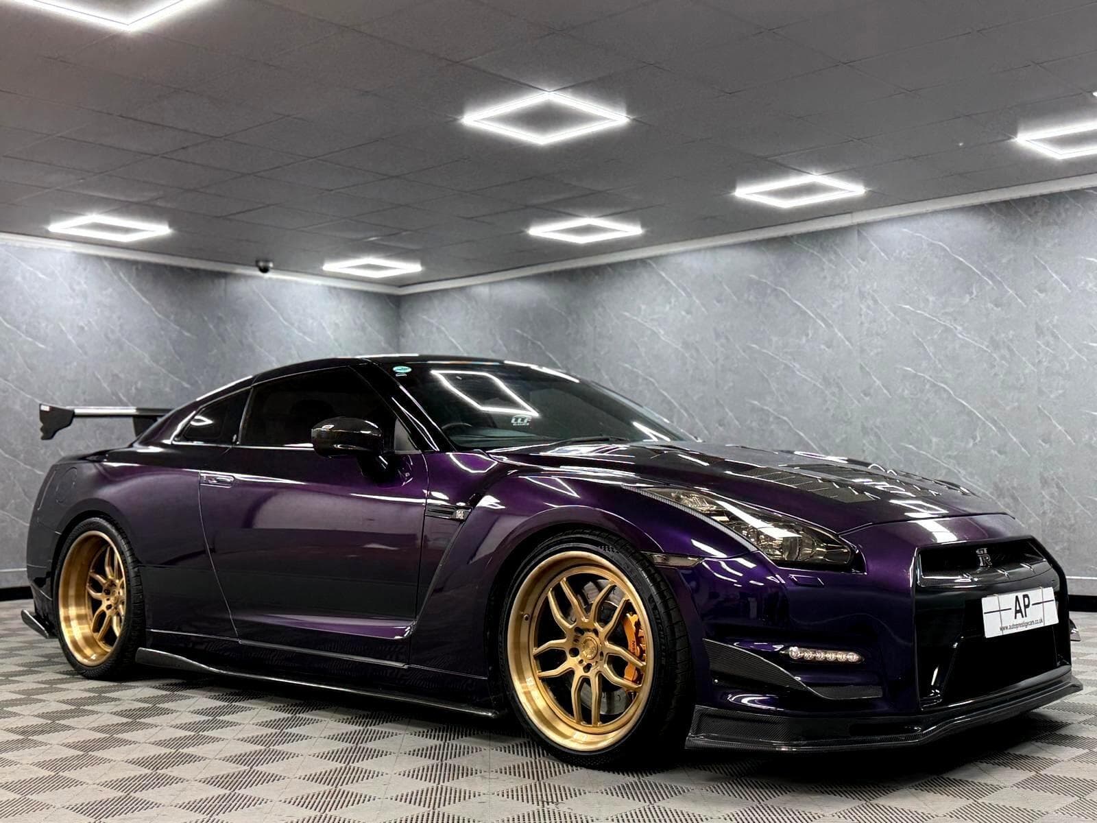 2011 Nissan GT-R - Thumbnail 56