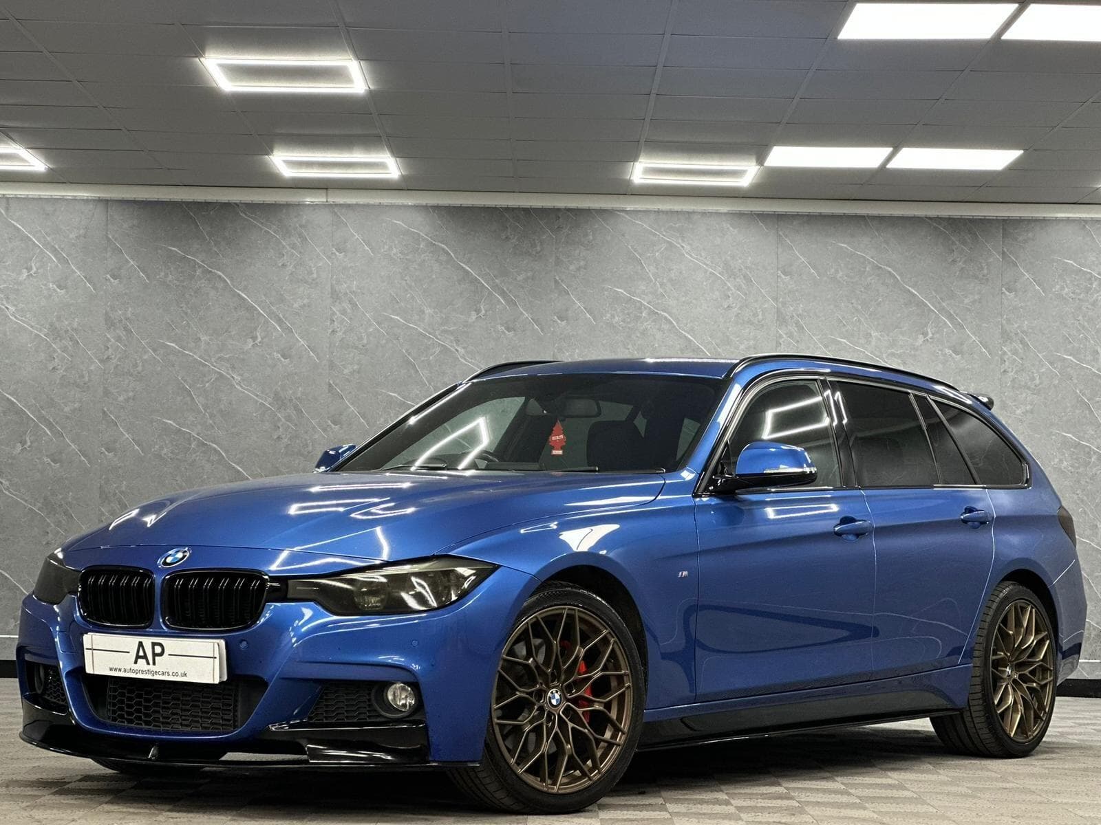 2015 BMW 3 Series - Thumbnail 37