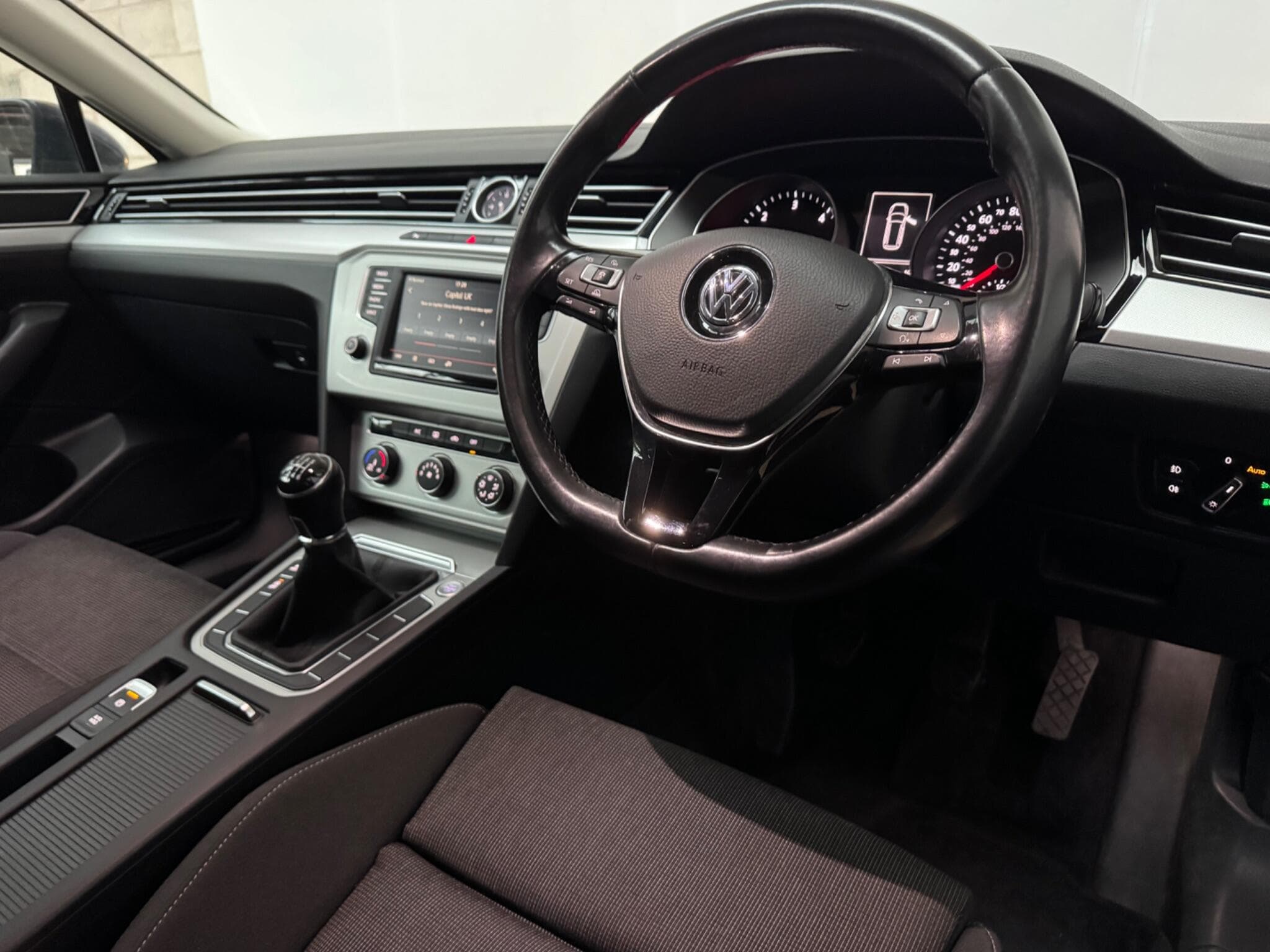 2015 Volkswagen Passat - Thumbnail 4