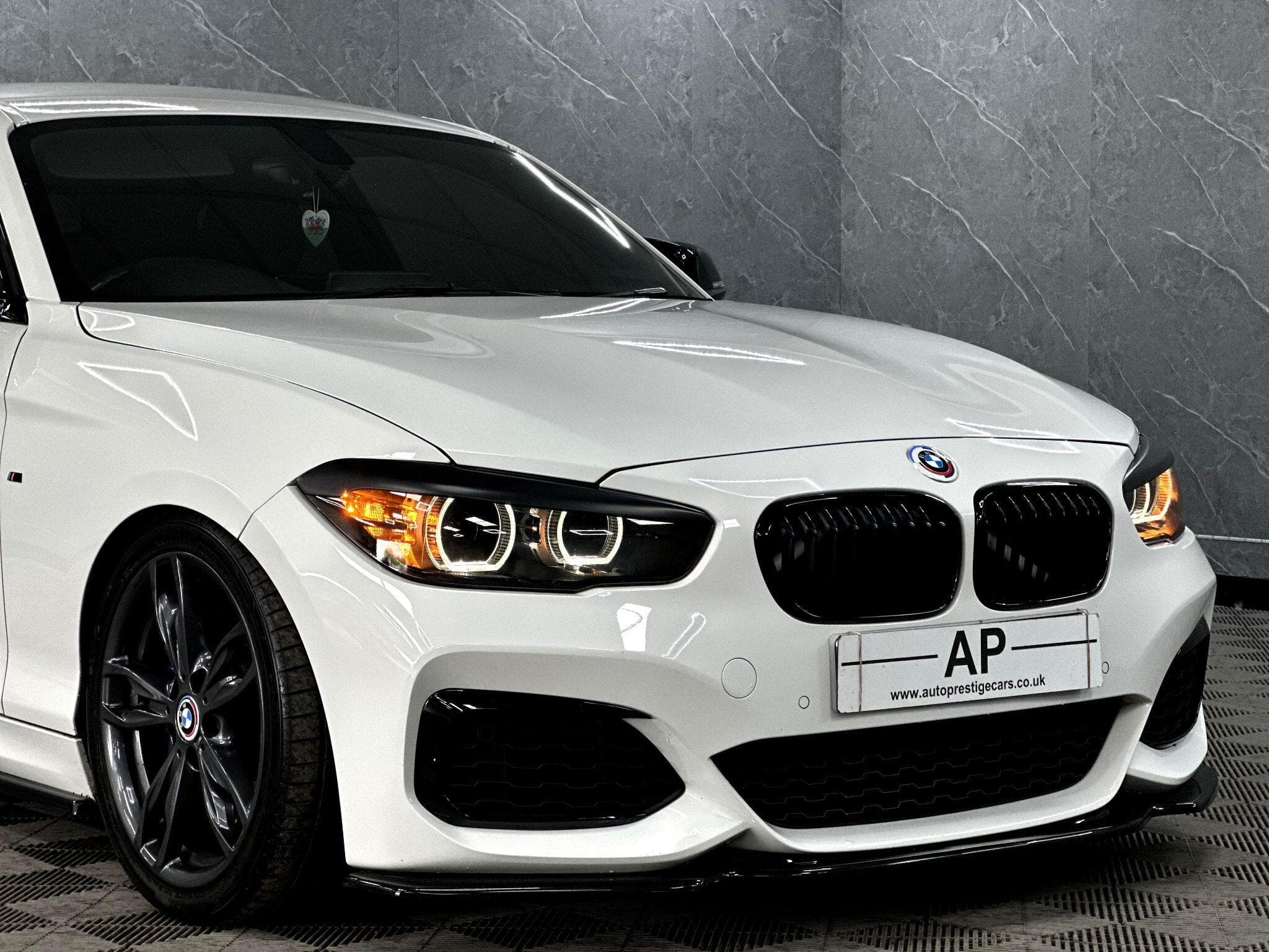 2018 BMW 1 Series - Thumbnail 23