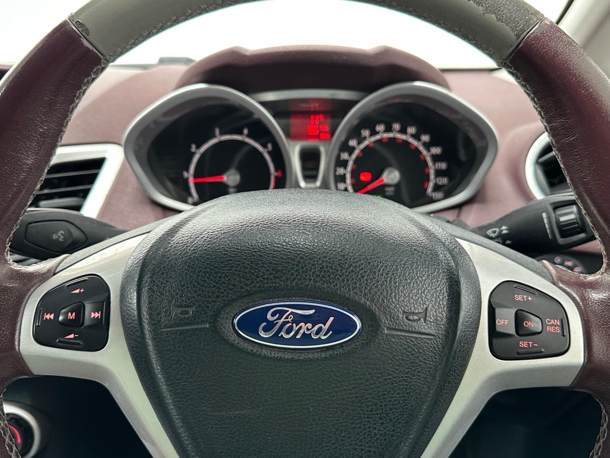 2012 Ford Fiesta - Thumbnail 11