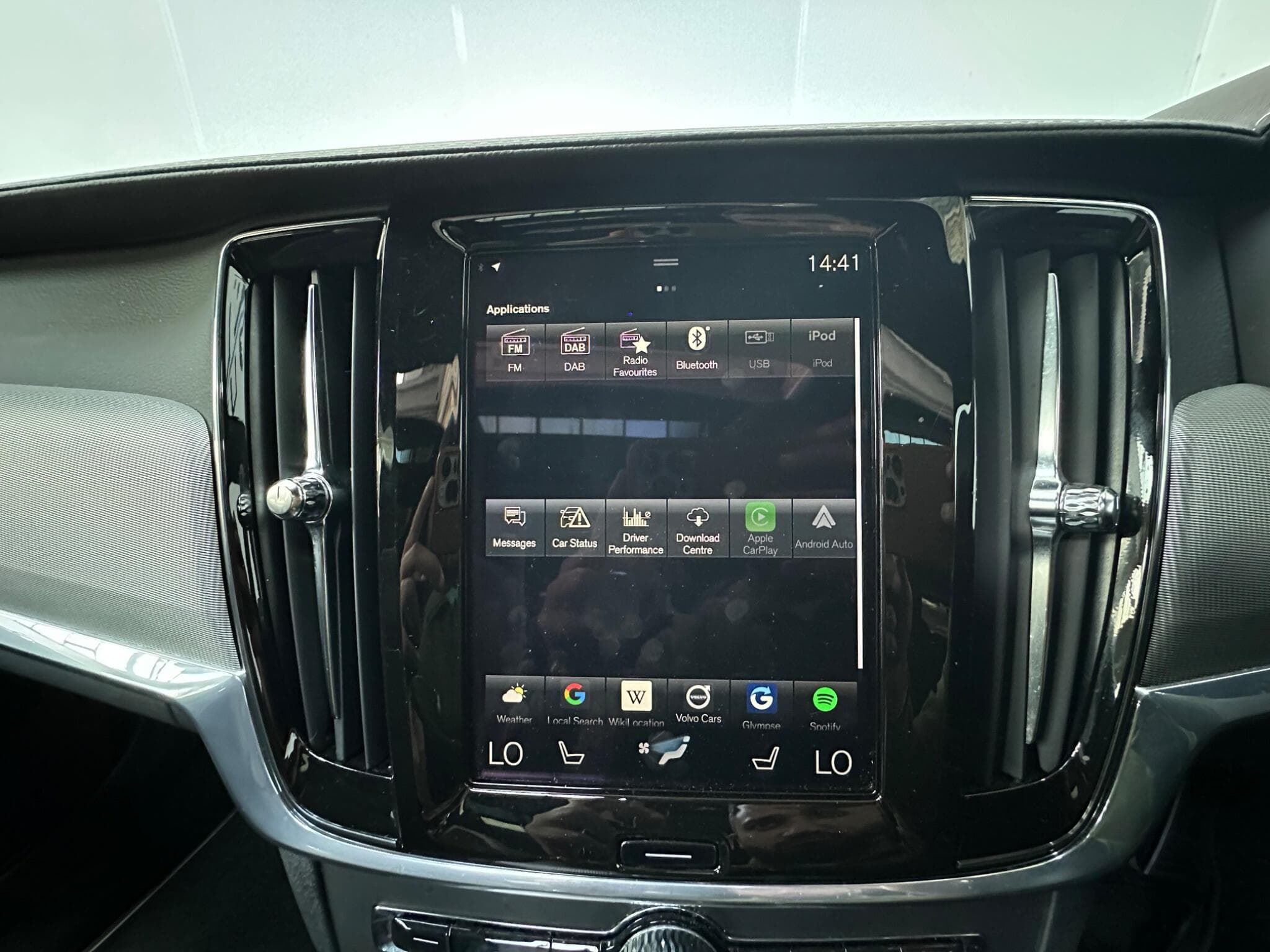 2020 Volvo V90 - Thumbnail 18
