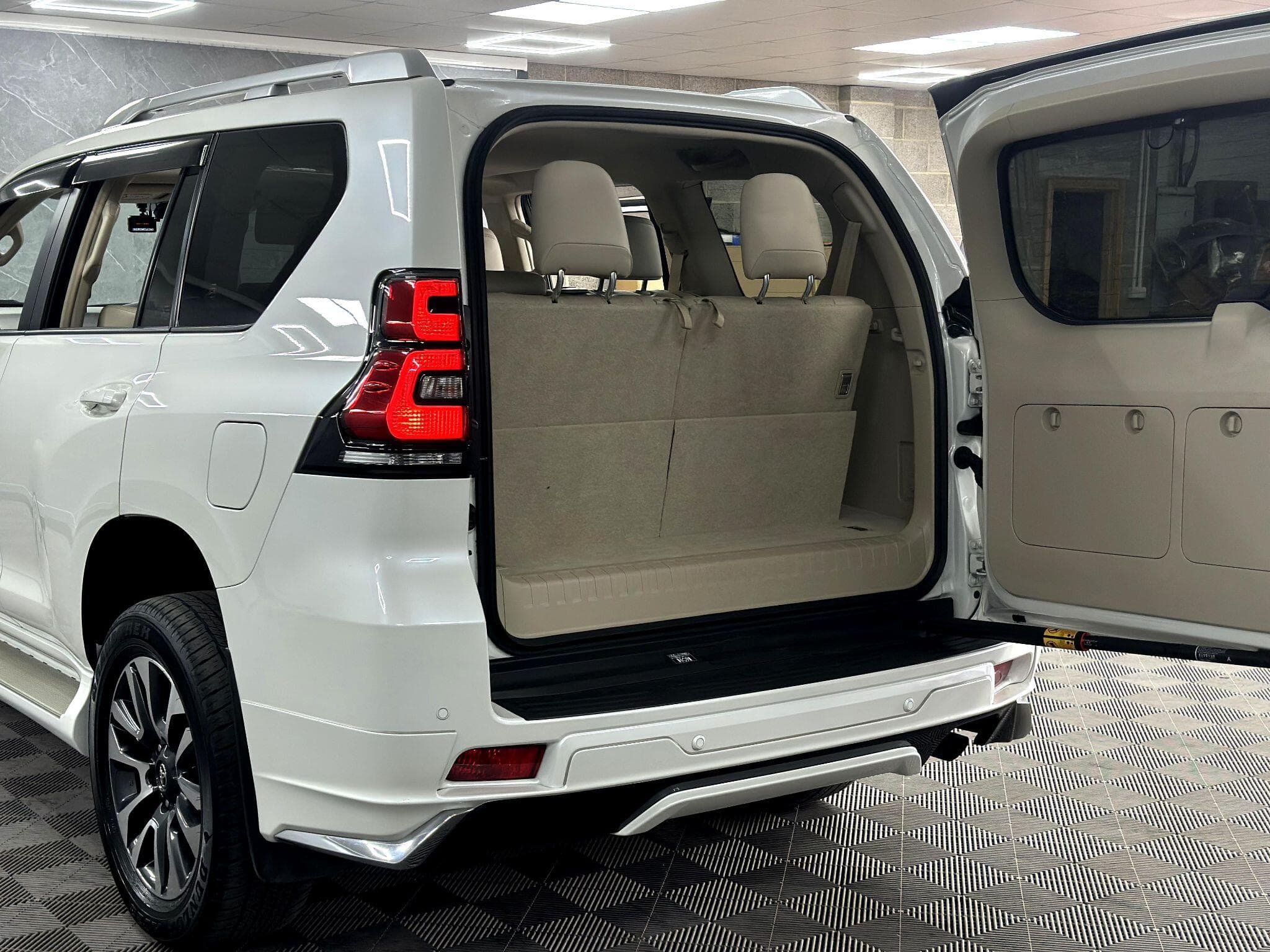 2022 Toyota Land Cruiser - Thumbnail 53