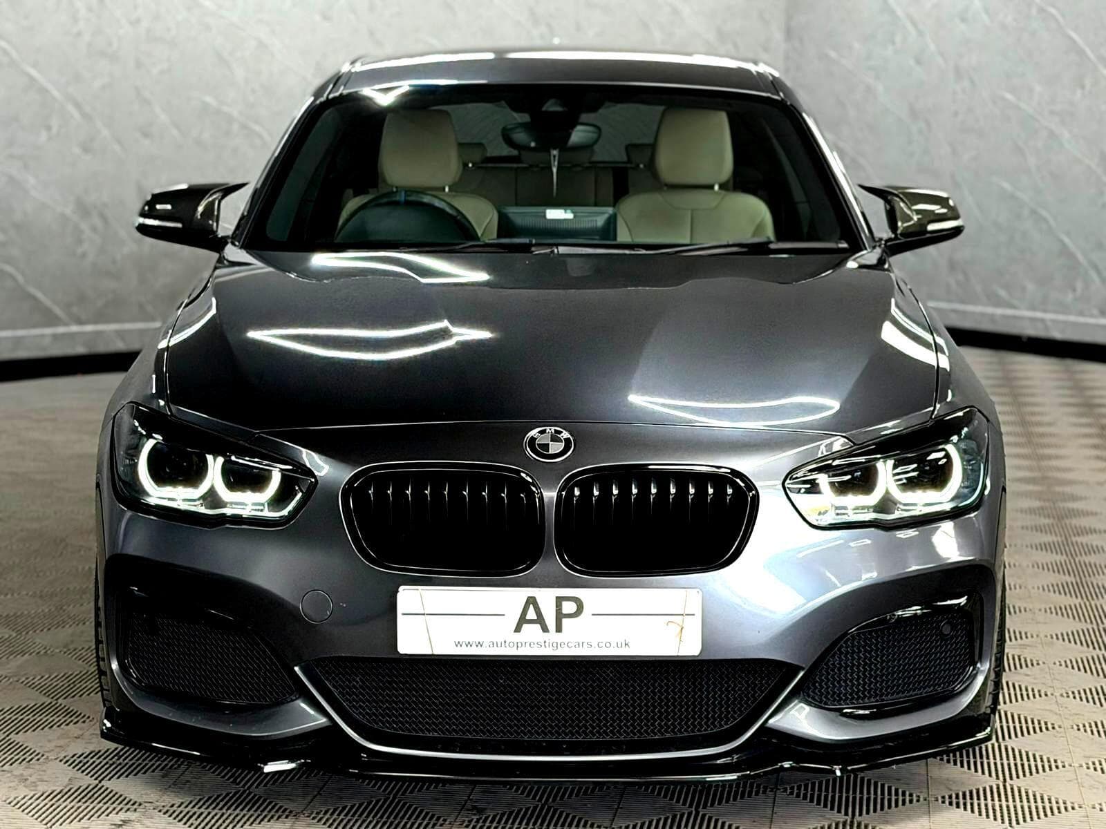 2017 BMW 1 Series - Thumbnail 11