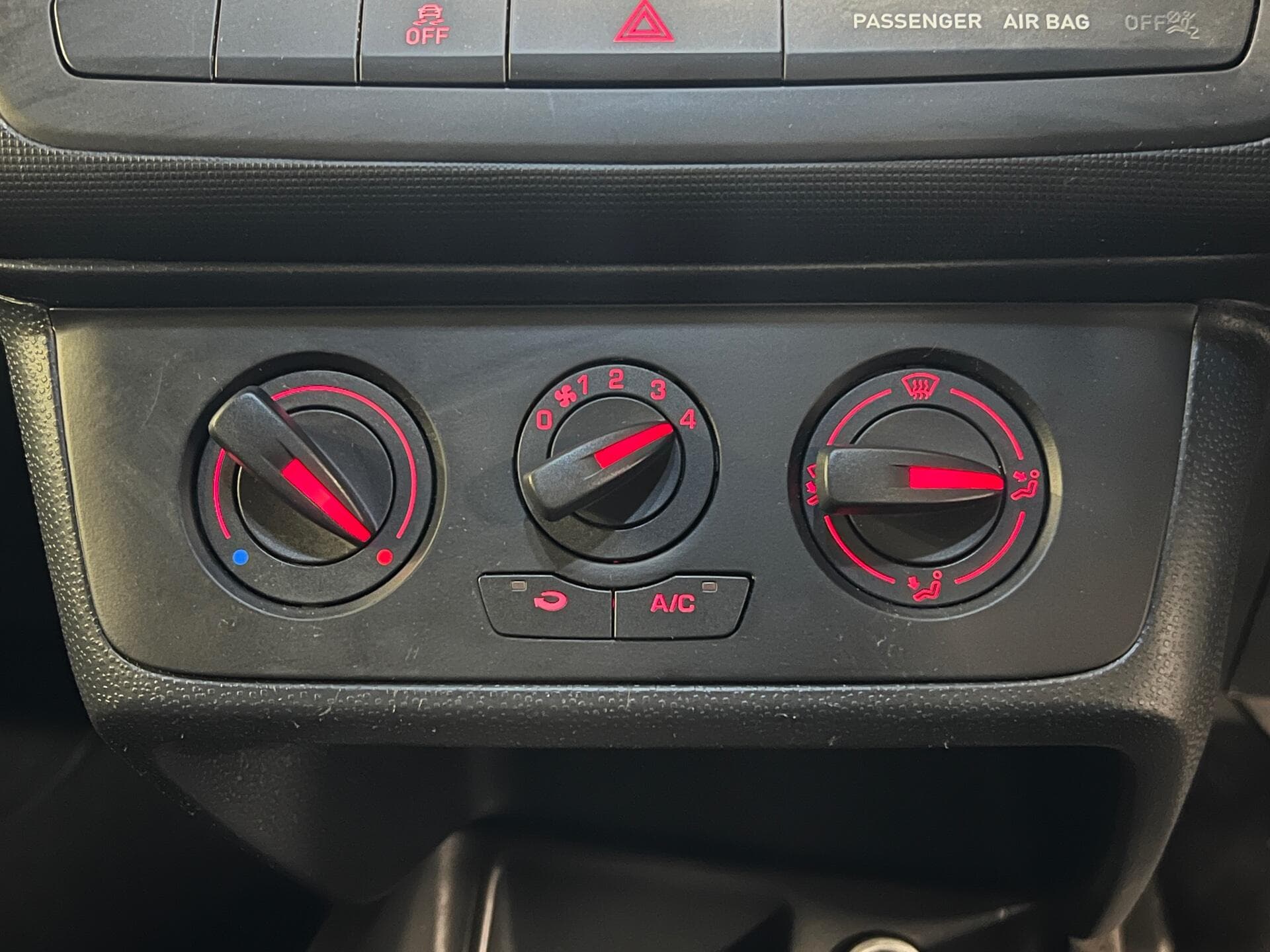 2015 SEAT Ibiza - Thumbnail 30