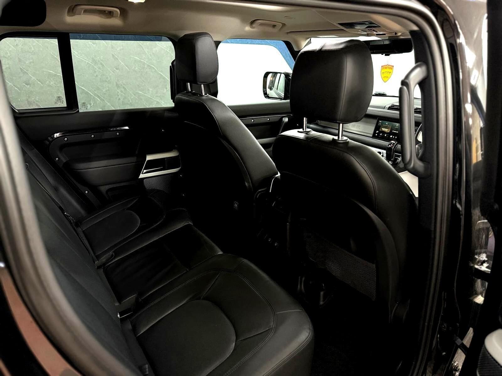 2024 Land Rover Defender 110 - Thumbnail 40