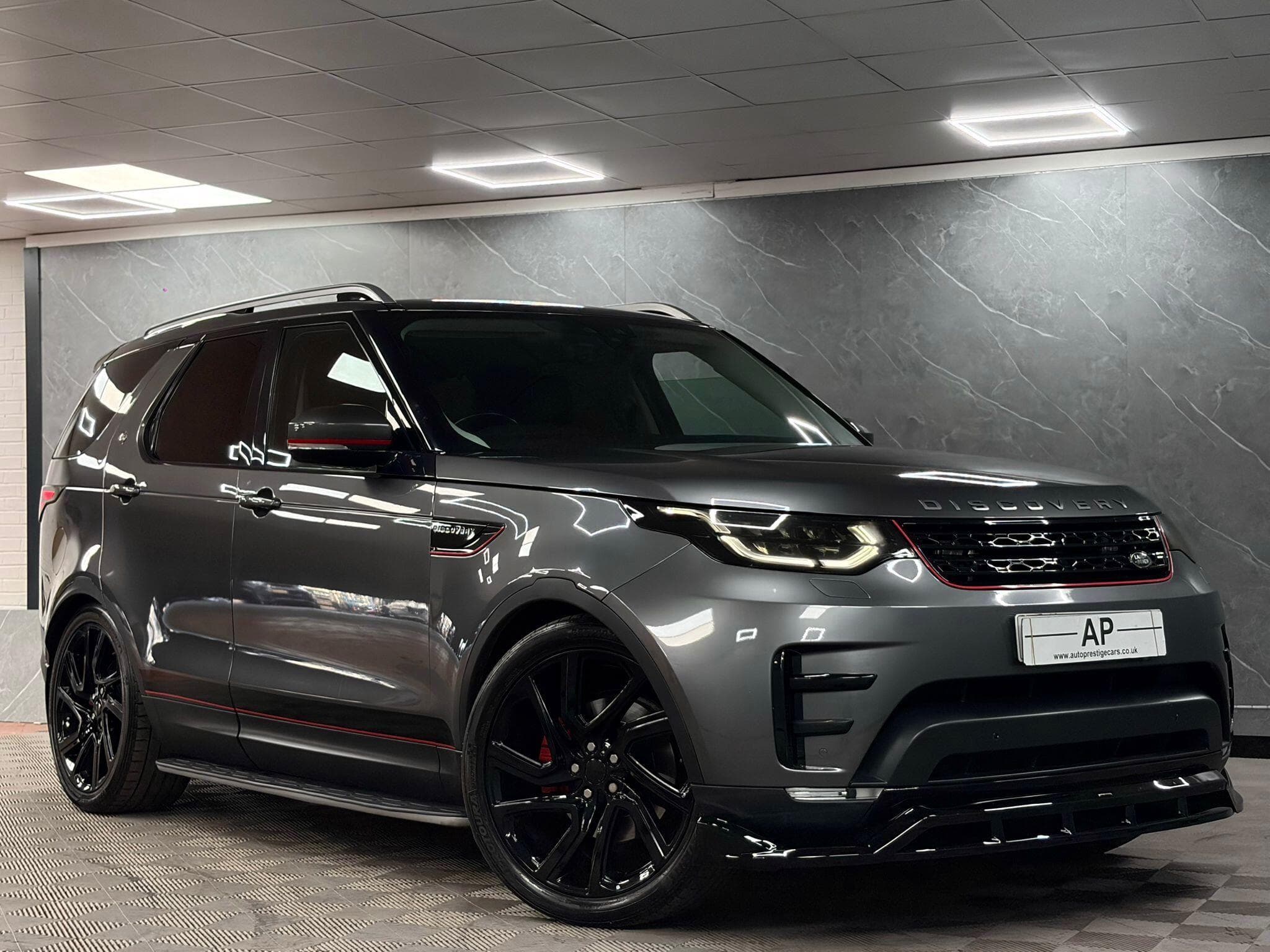 2017 Land Rover Discovery - Thumbnail 39