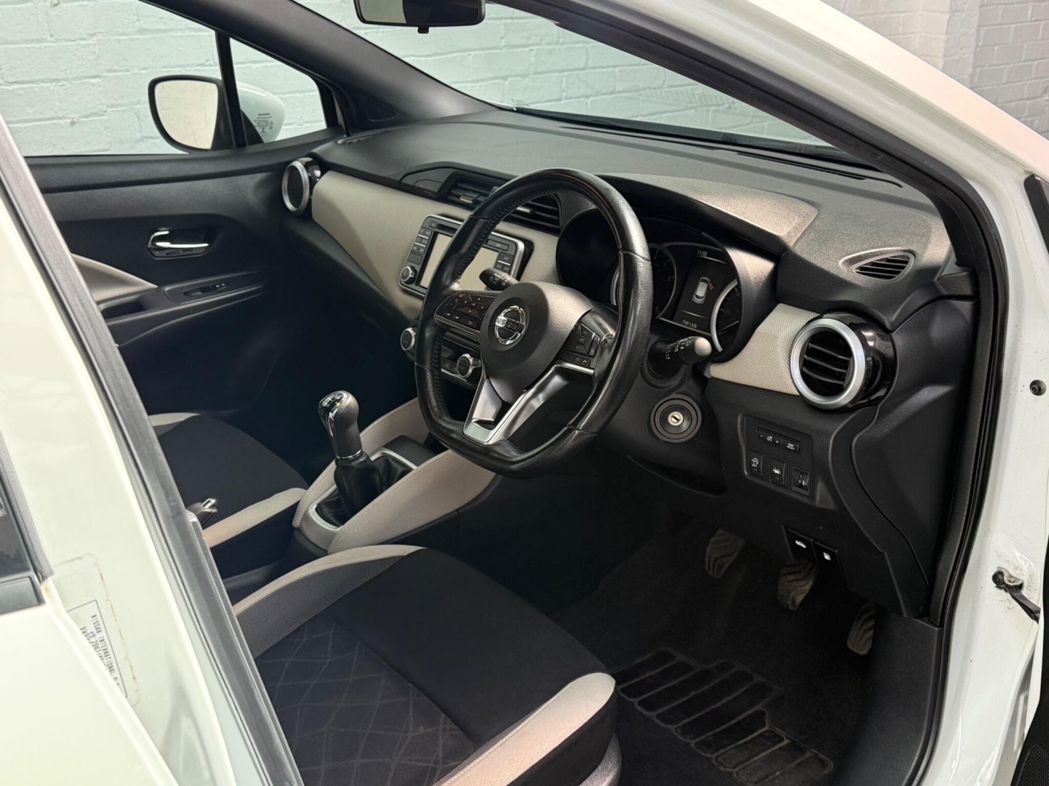 2017 Nissan Micra - Thumbnail 13