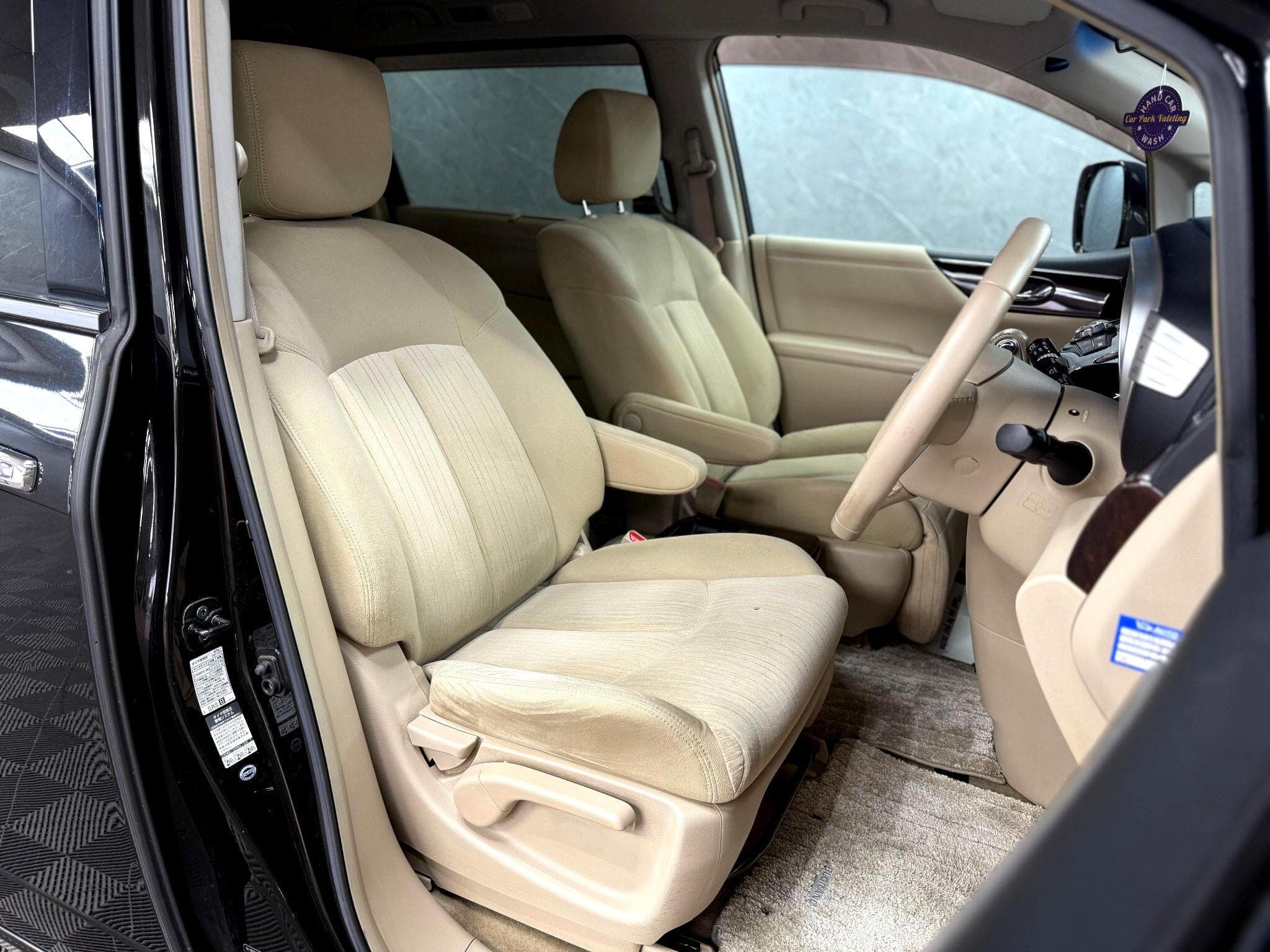 2011 Nissan Elgrand - Thumbnail 32