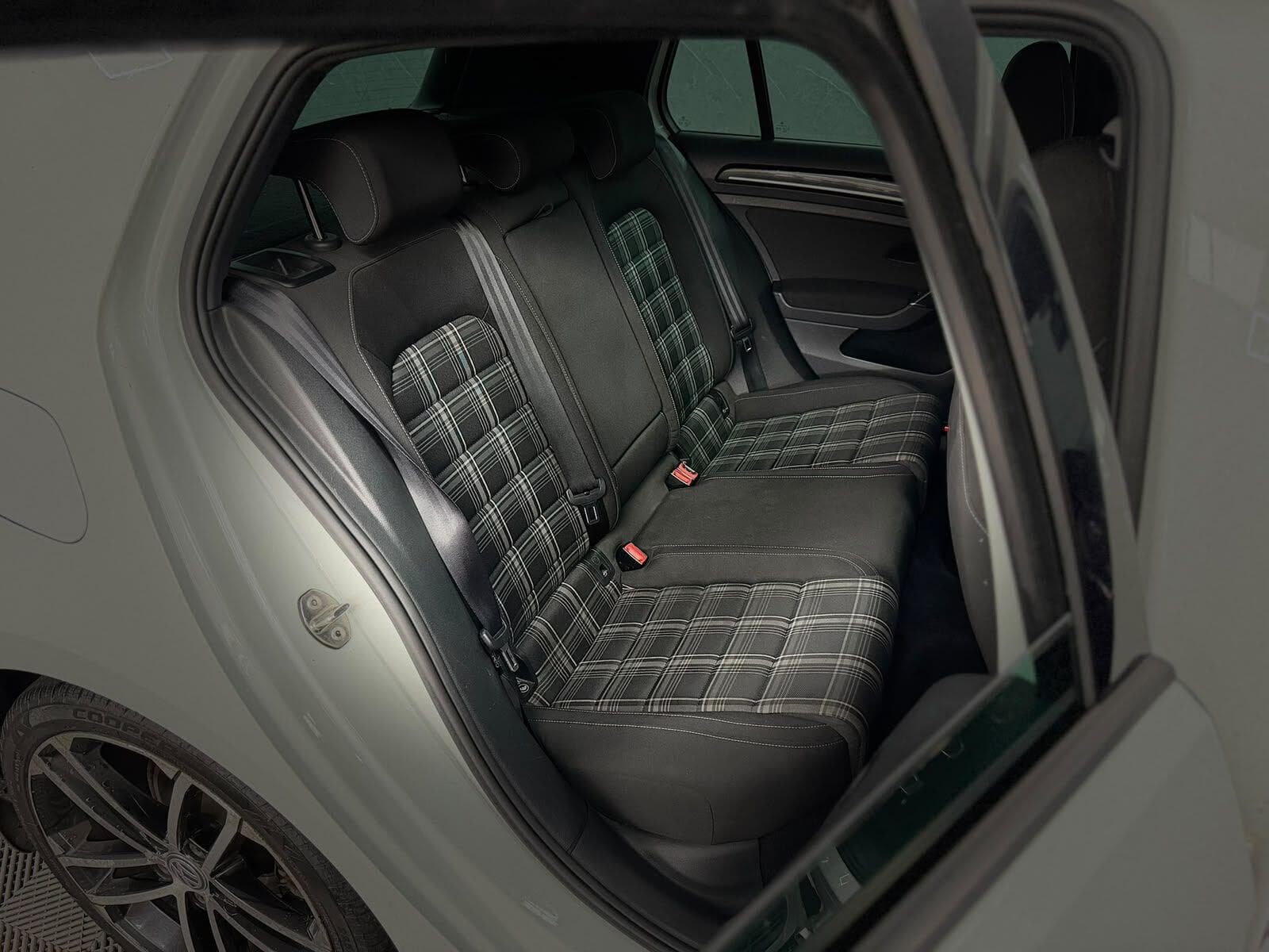 2015 Volkswagen Golf - Thumbnail 44