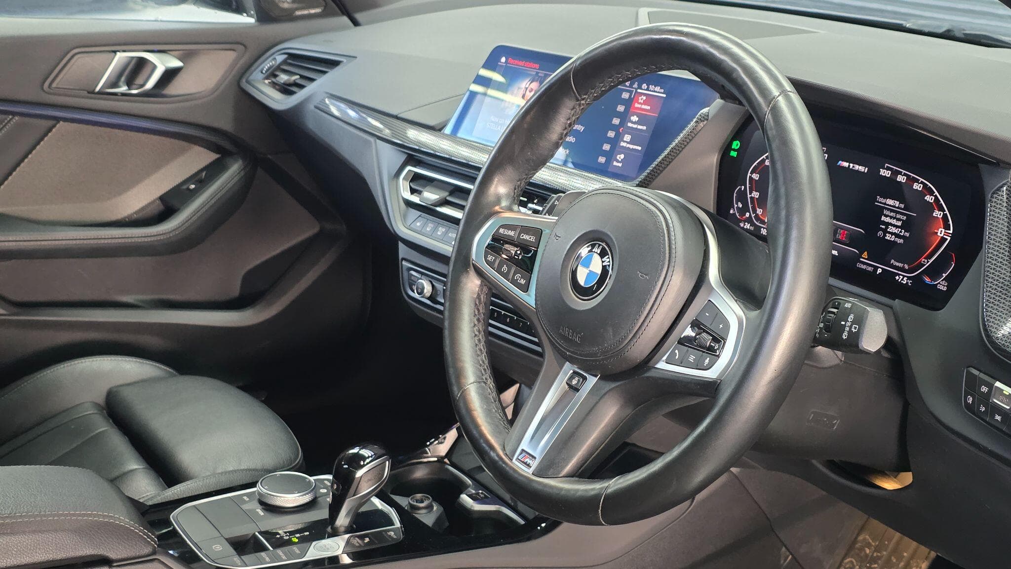 2023 BMW 1 Series - Thumbnail 11