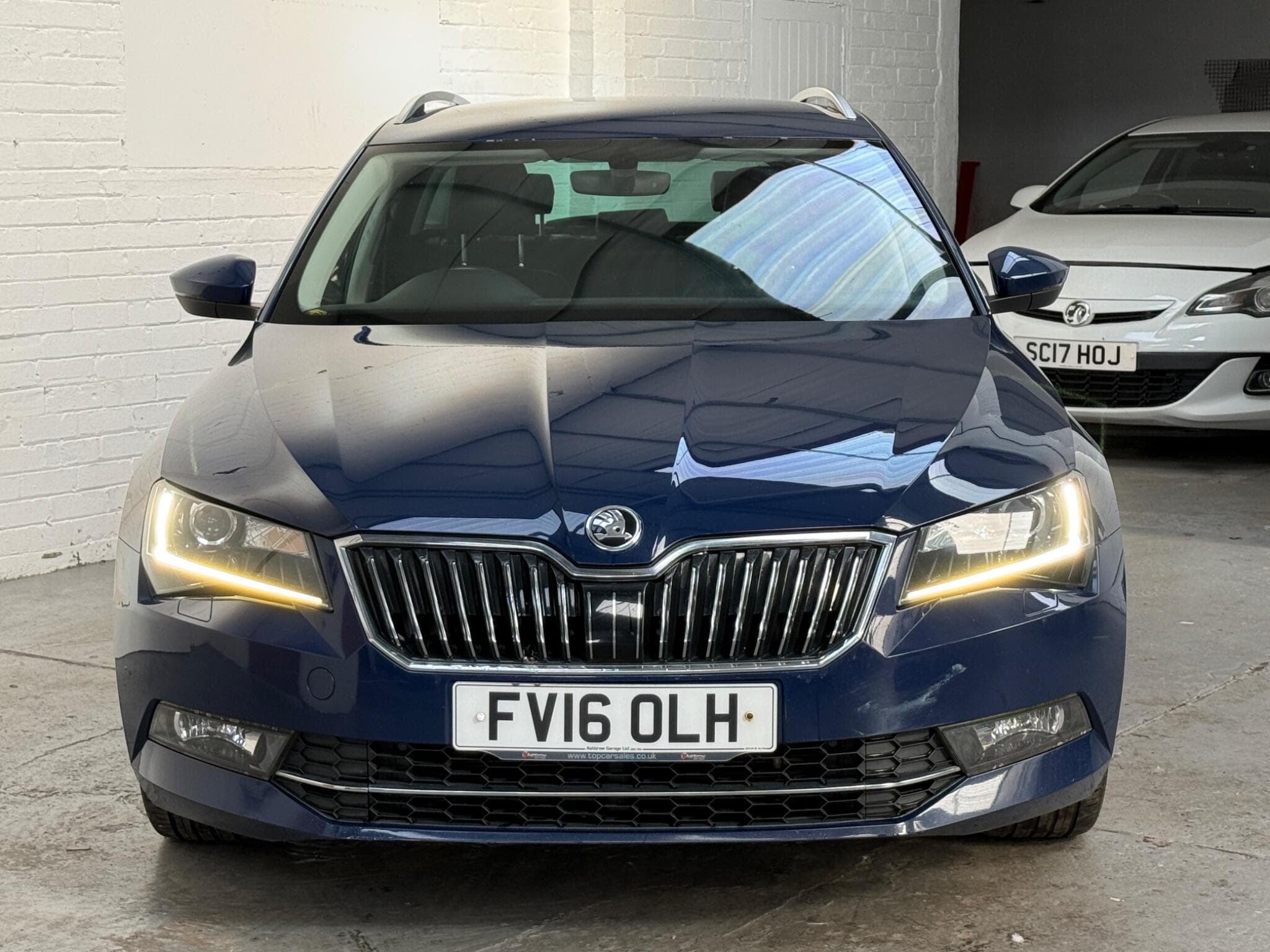 2016 Skoda Superb - Thumbnail 6