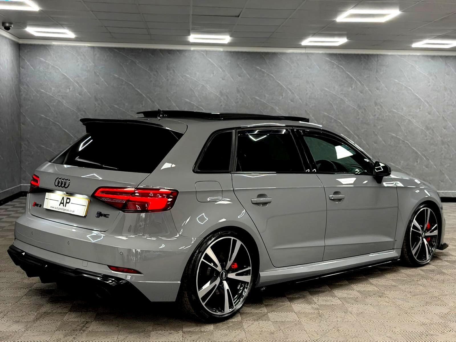 2020 Audi RS3 - Thumbnail 32
