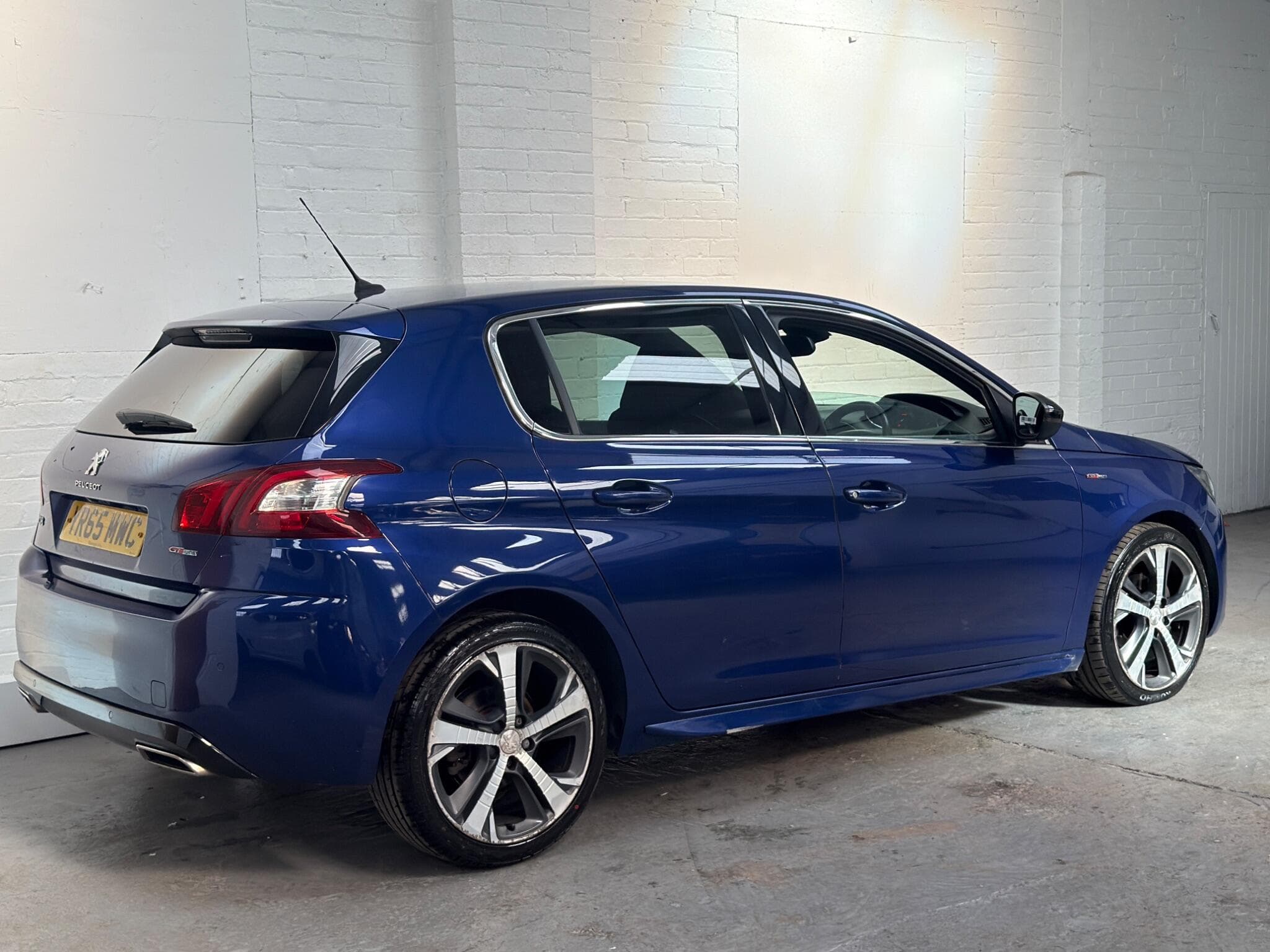 2015 Peugeot 308 - Thumbnail 12