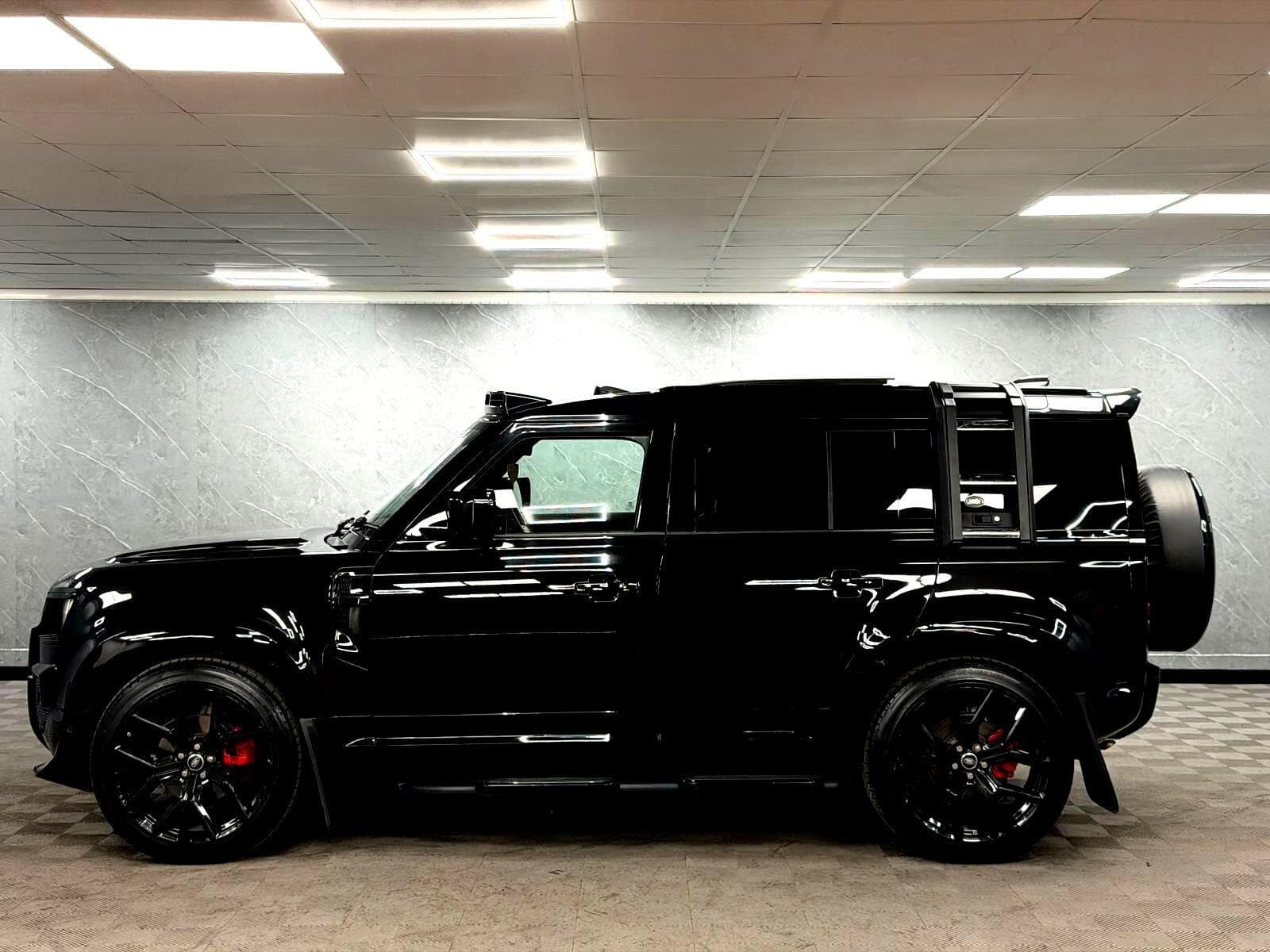 2024 Land Rover Defender 110 - Thumbnail 16