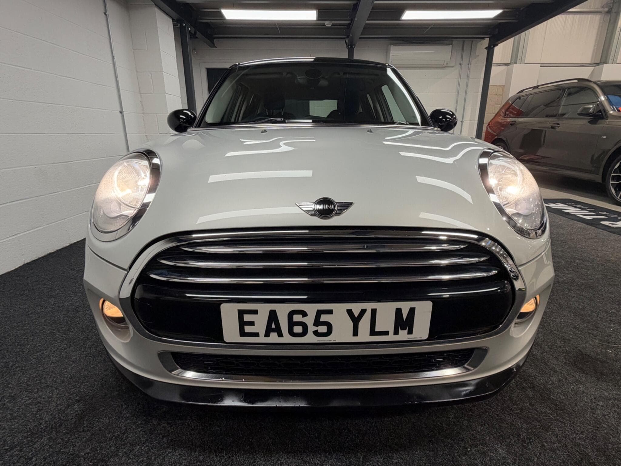 2015 MINI Hatch - Thumbnail 3