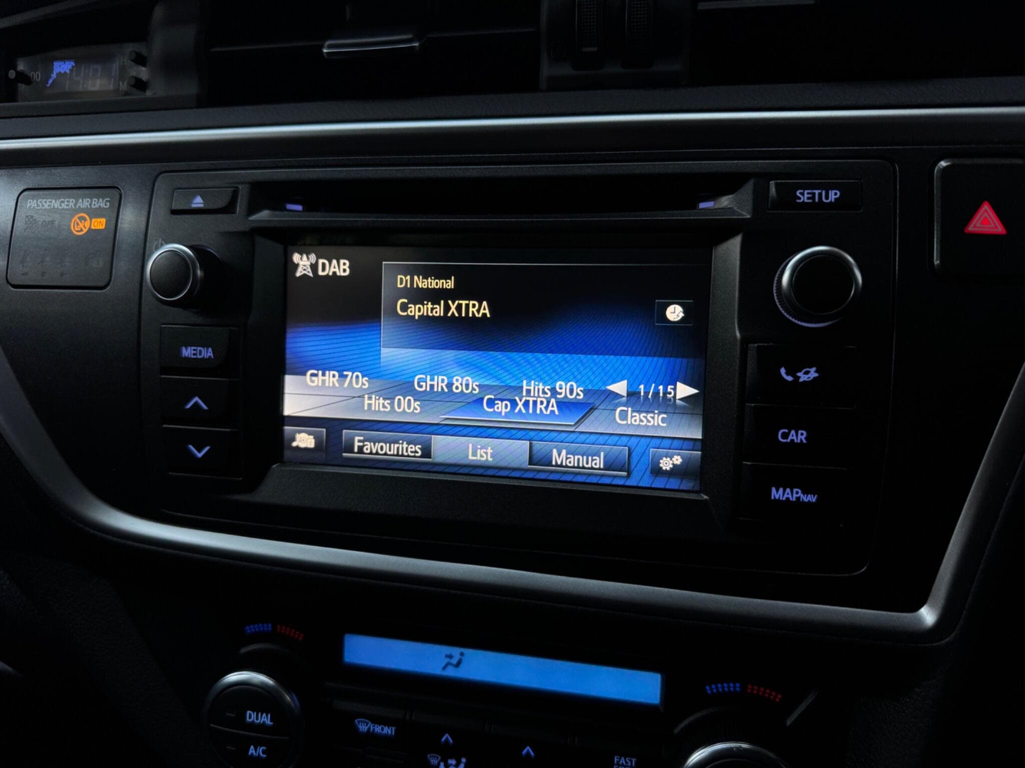 2015 Toyota Auris - Thumbnail 15