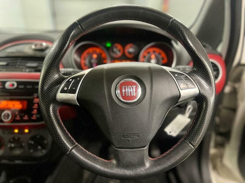 2010 Fiat Punto Evo - Thumbnail 22