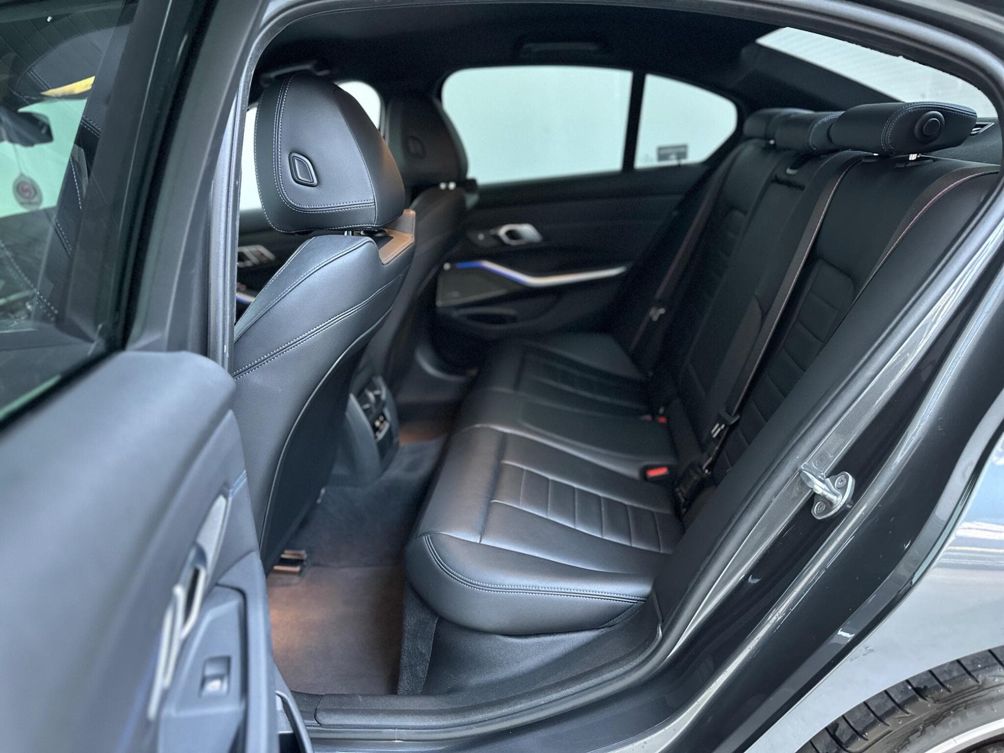 2021 BMW 3 Series - Thumbnail 11