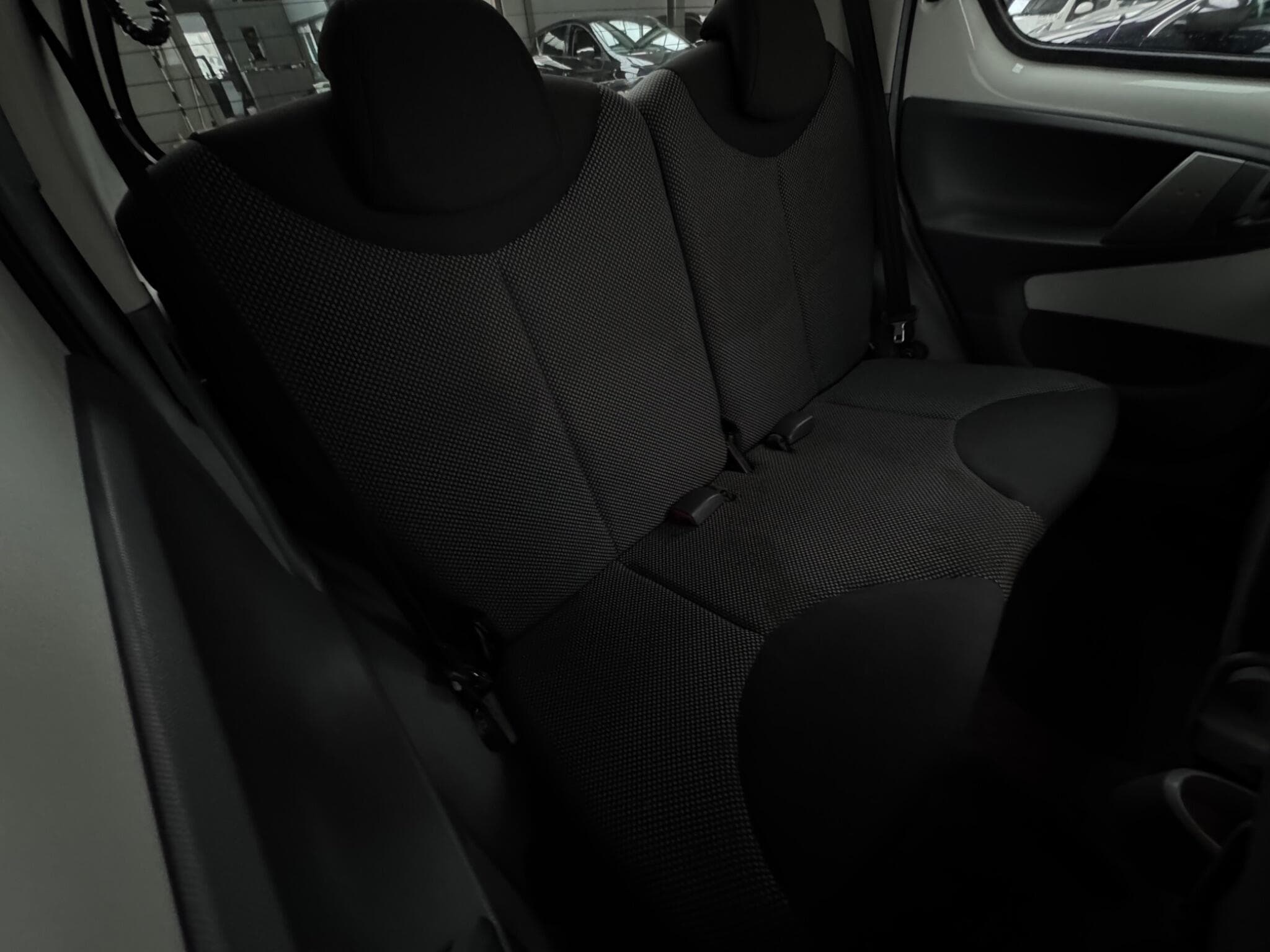 2011 Toyota AYGO - Thumbnail 11