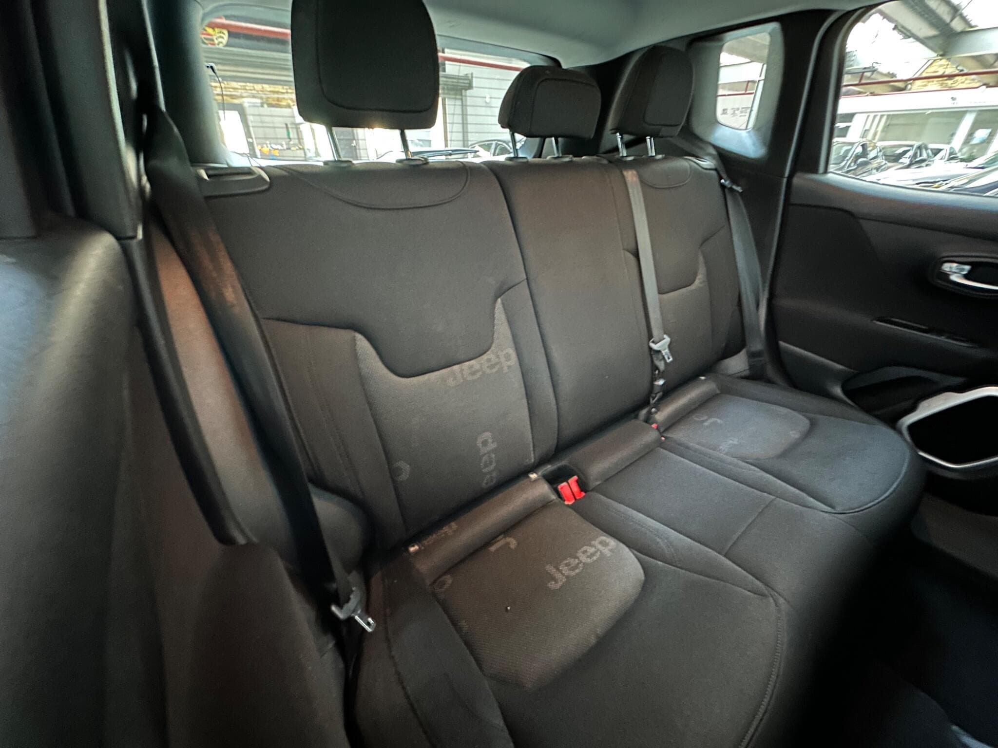 2016 Jeep Renegade - Thumbnail 10