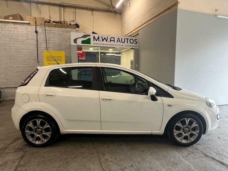 2010 Fiat Punto Evo - Thumbnail 8