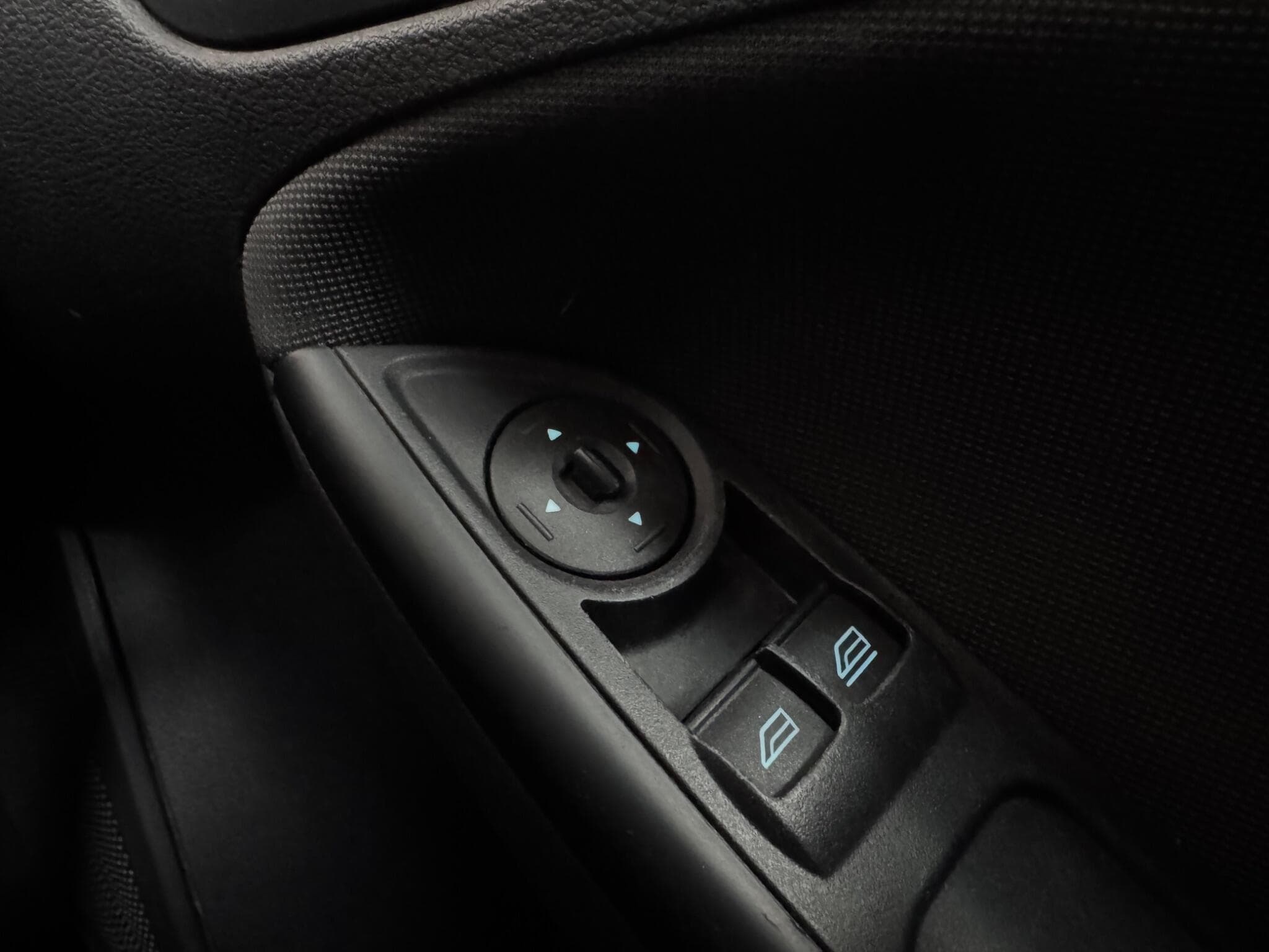 2012 Ford Focus - Thumbnail 22