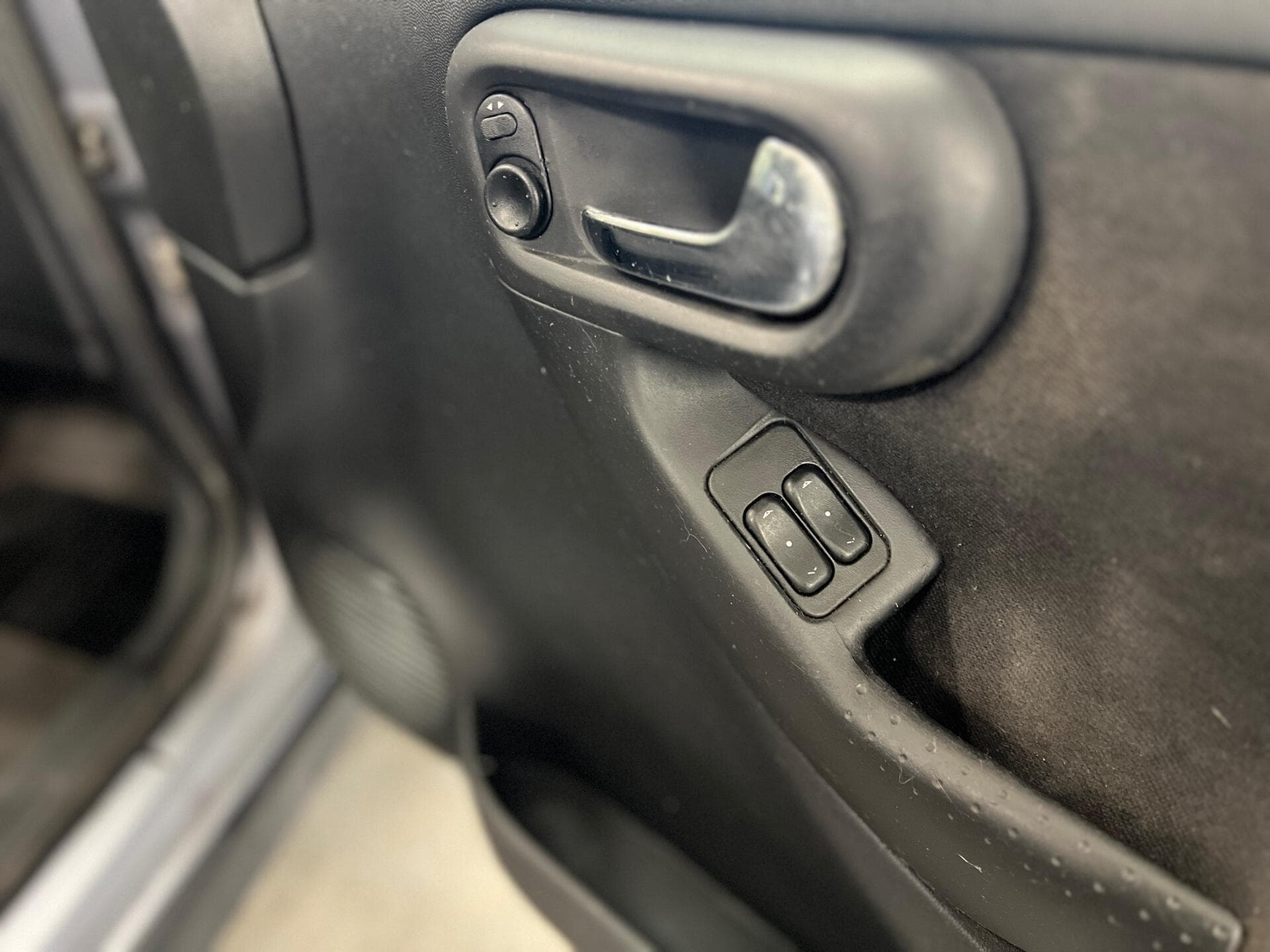 2005 Vauxhall Corsa - Thumbnail 19