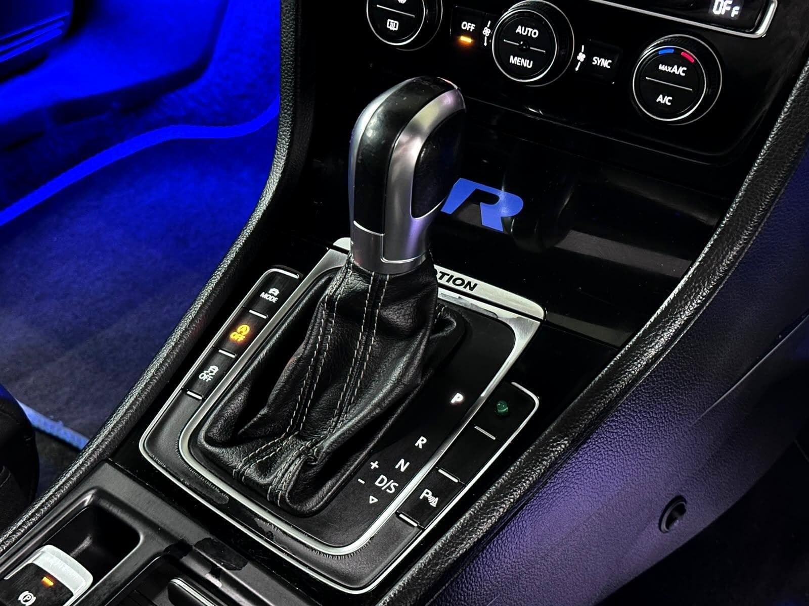 2016 Volkswagen Golf - Thumbnail 47