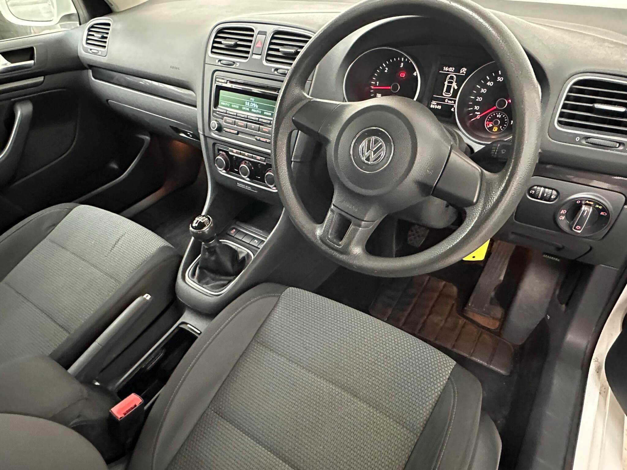 2012 Volkswagen Golf - Image 4