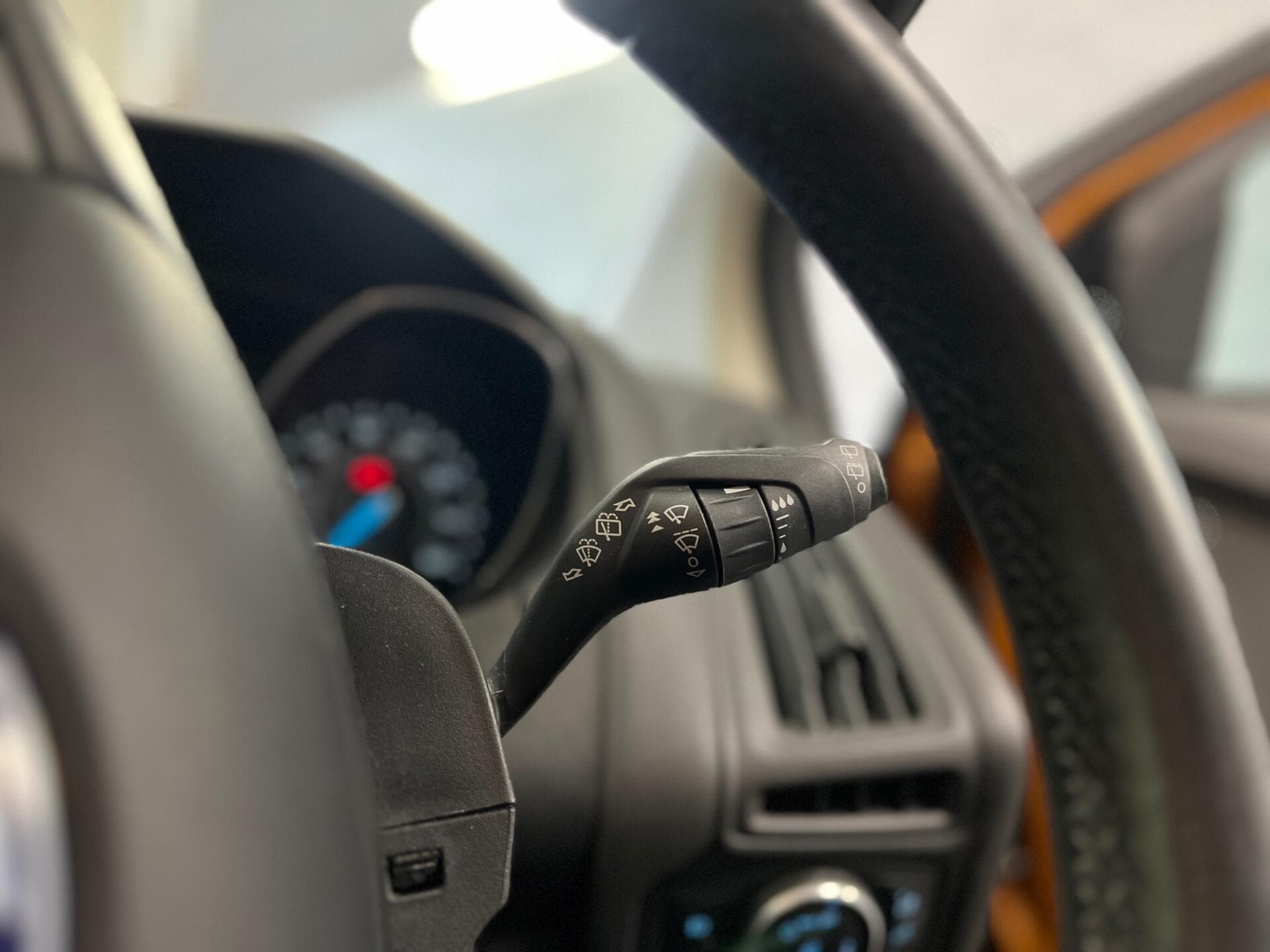 2017 Ford Focus - Thumbnail 29