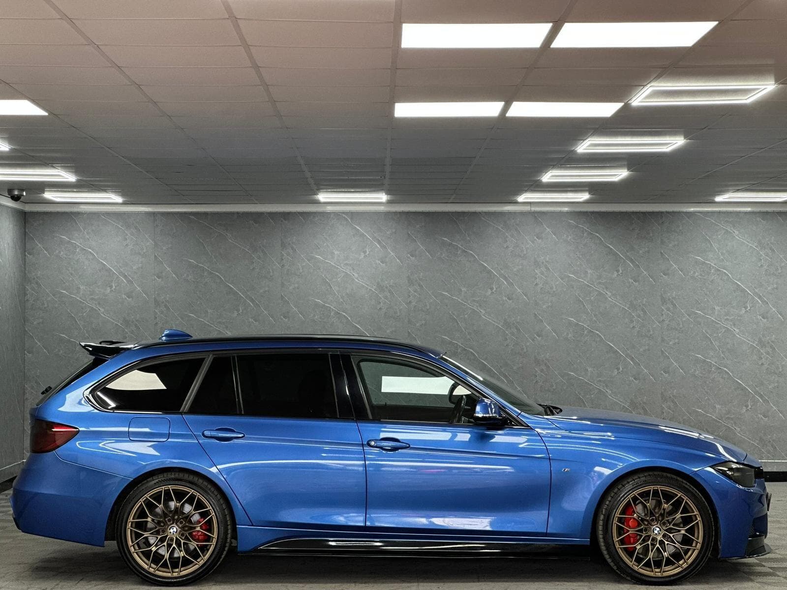 2015 BMW 3 Series - Thumbnail 39