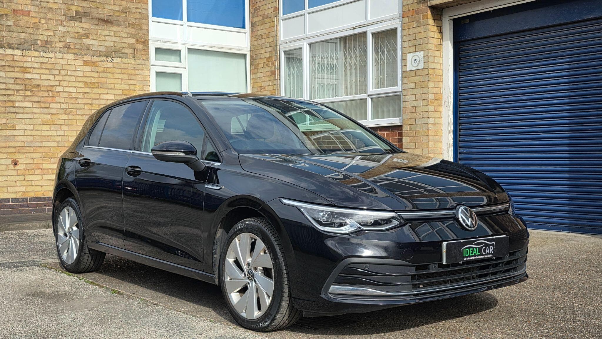 2020 Volkswagen Golf - Main