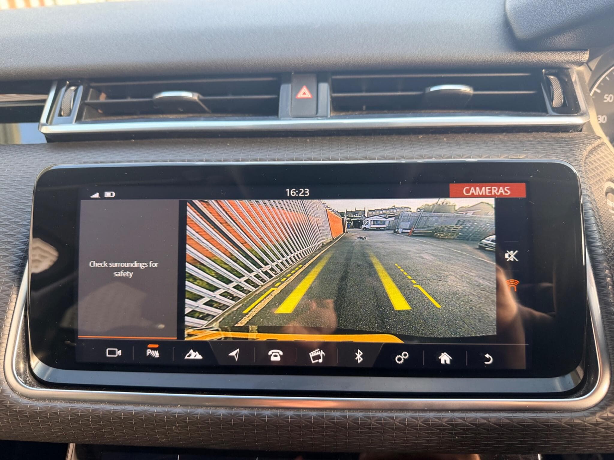 2018 Land Rover Range Rover Velar - Thumbnail 22