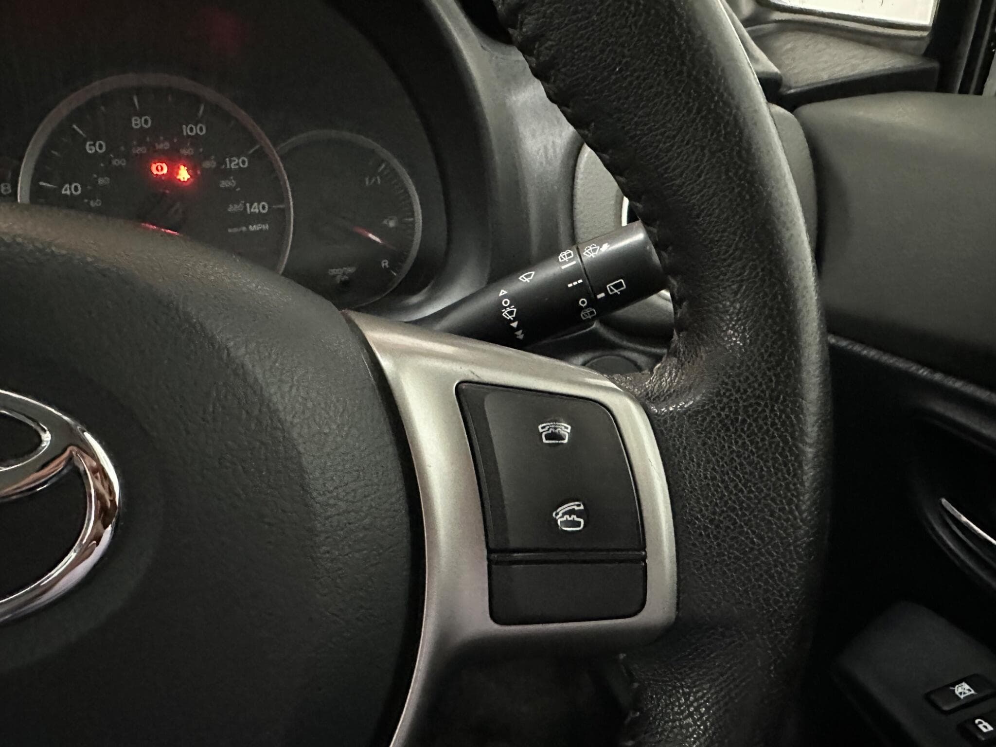 2011 Toyota Yaris - Thumbnail 12