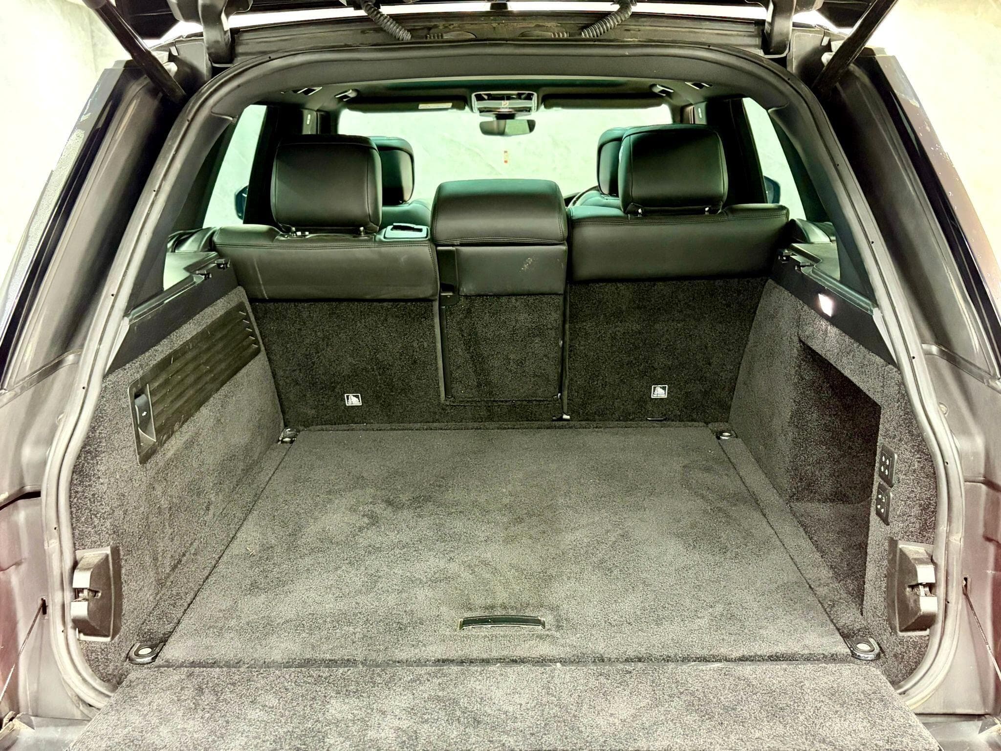 2018 Land Rover Range Rover - Thumbnail 38