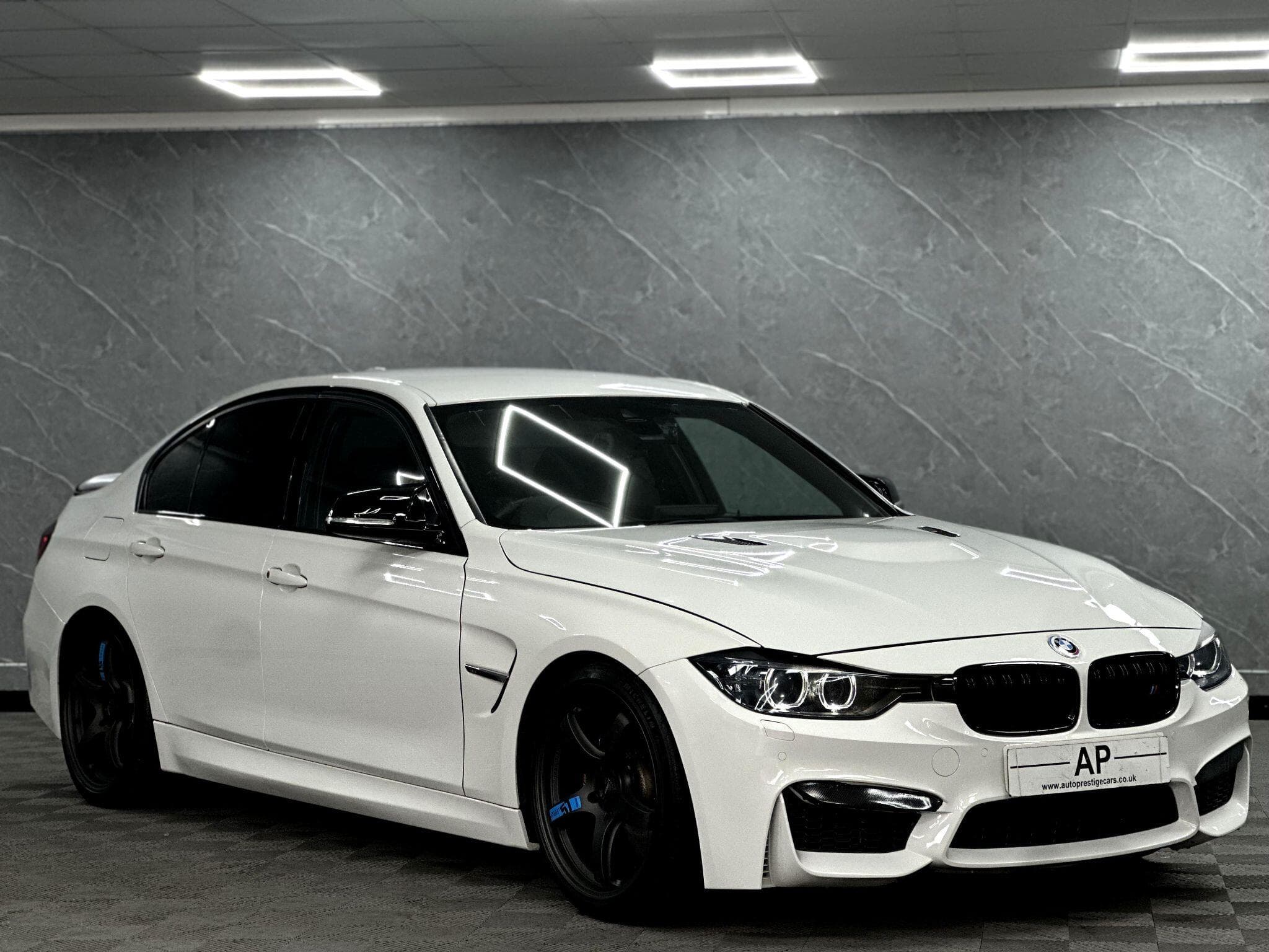 2015 BMW 3 Series - Thumbnail 23