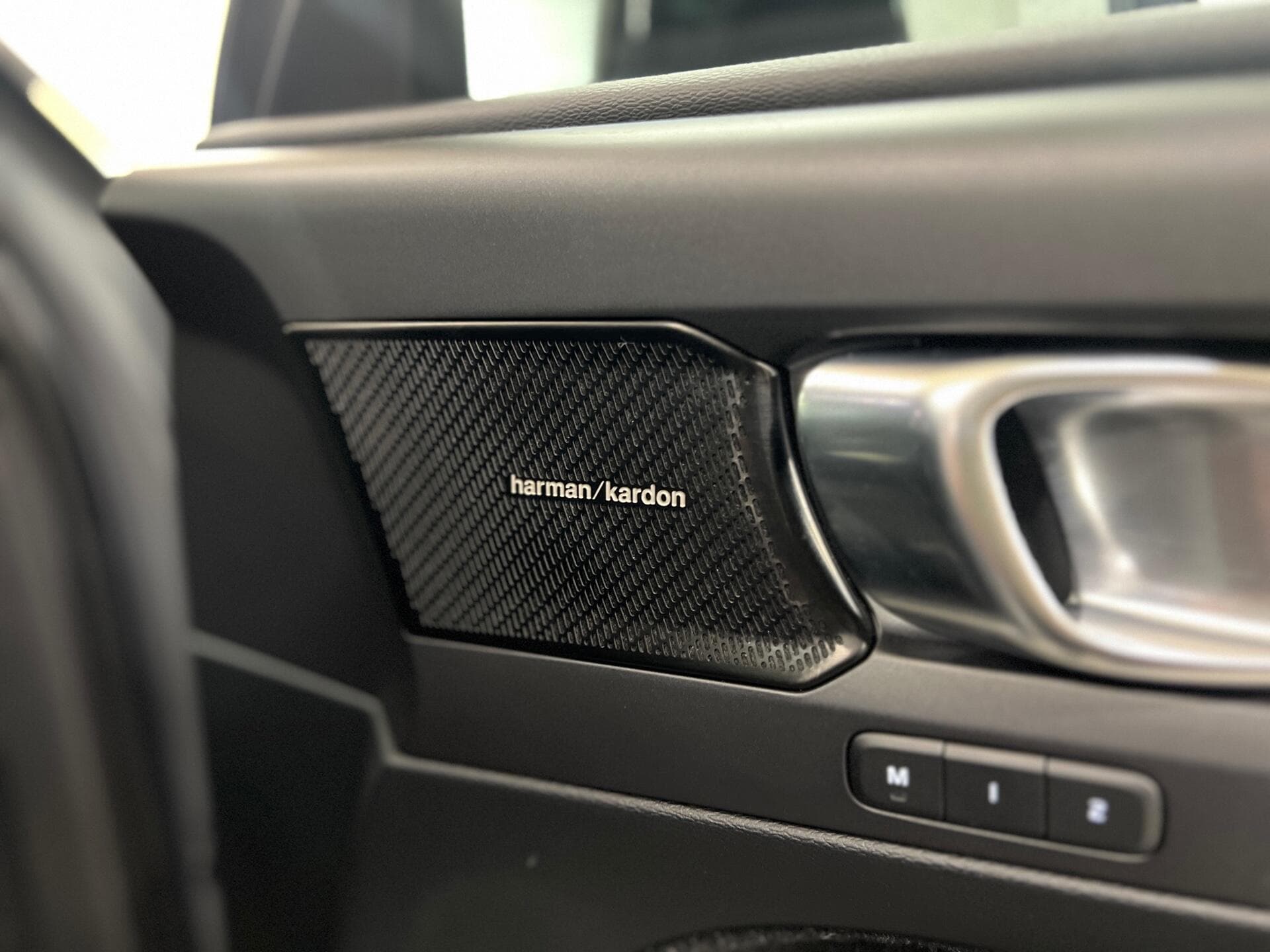 2018 Volvo XC40 - Thumbnail 32