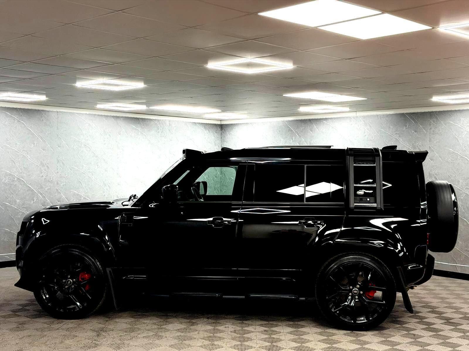 2024 Land Rover Defender 110 - Thumbnail 17