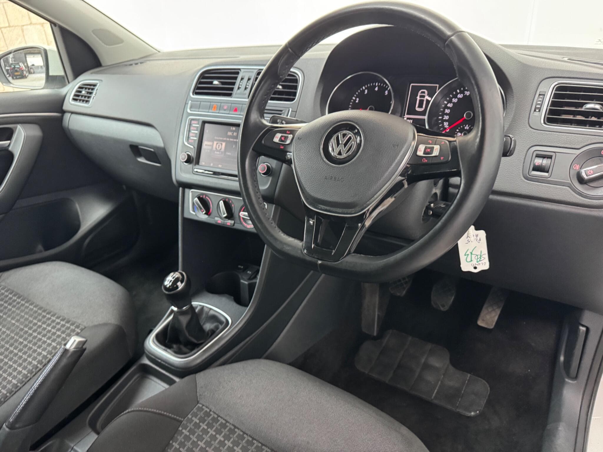2015 Volkswagen Polo - Thumbnail 4