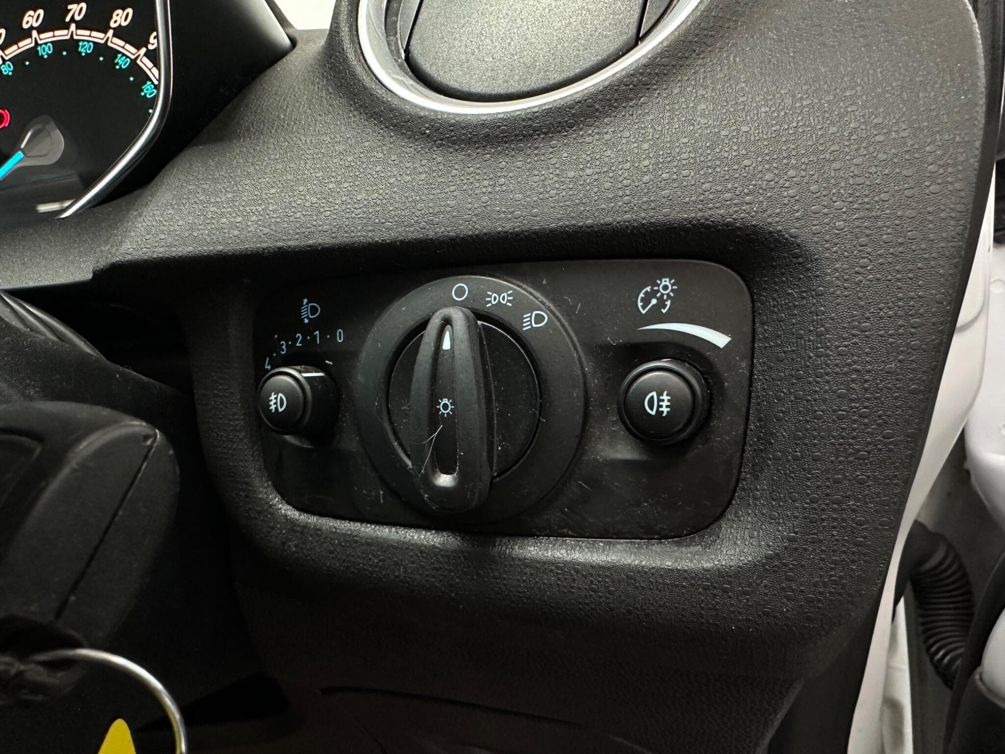 2016 Ford Fiesta - Thumbnail 15