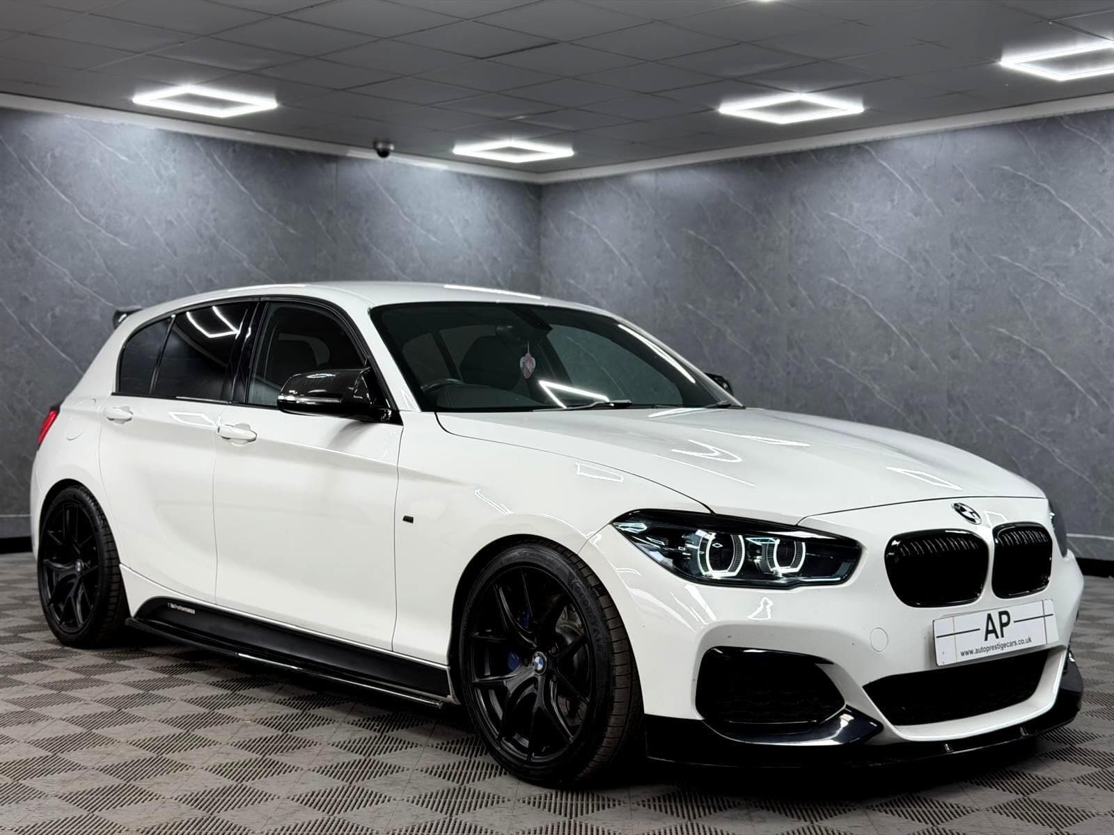 2018 BMW 1 Series - Thumbnail 27