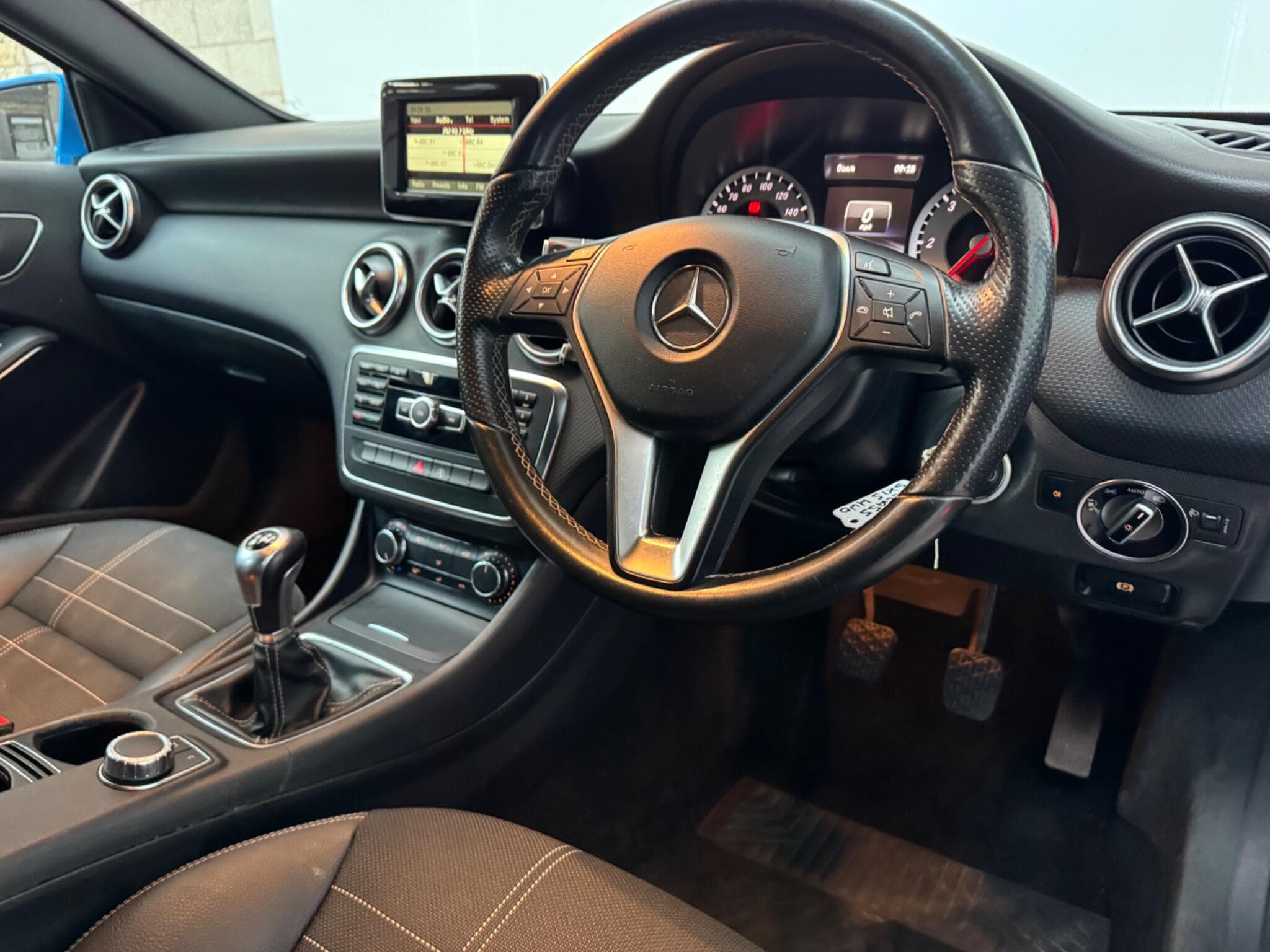 2015 Mercedes-Benz A Class - Thumbnail 4